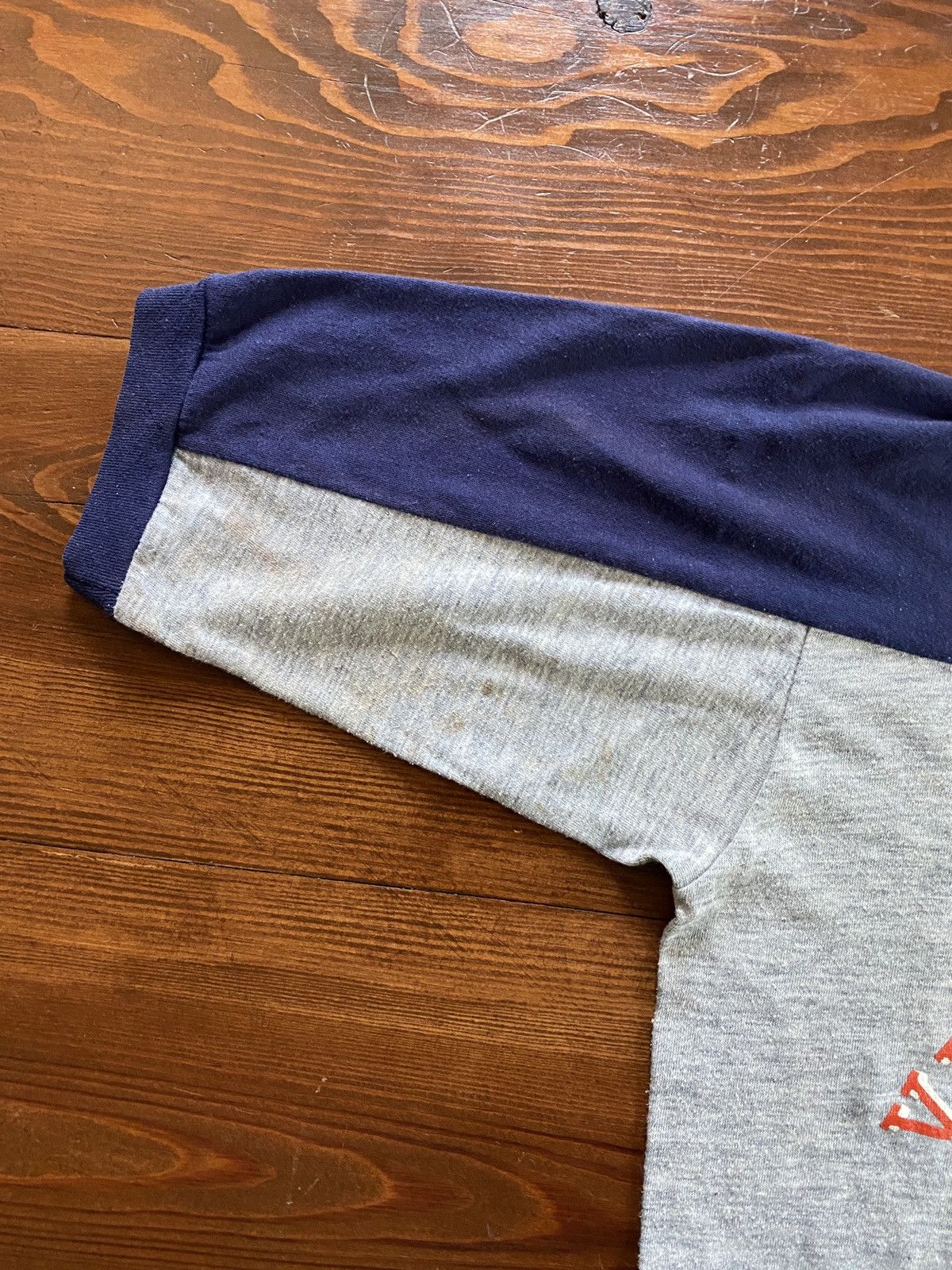 Vintage Vintage 80s VSU Virginia Distressed Single Stitch Ringer Tee Size US S / EU 44-46 / 1 - 7 Thumbnail