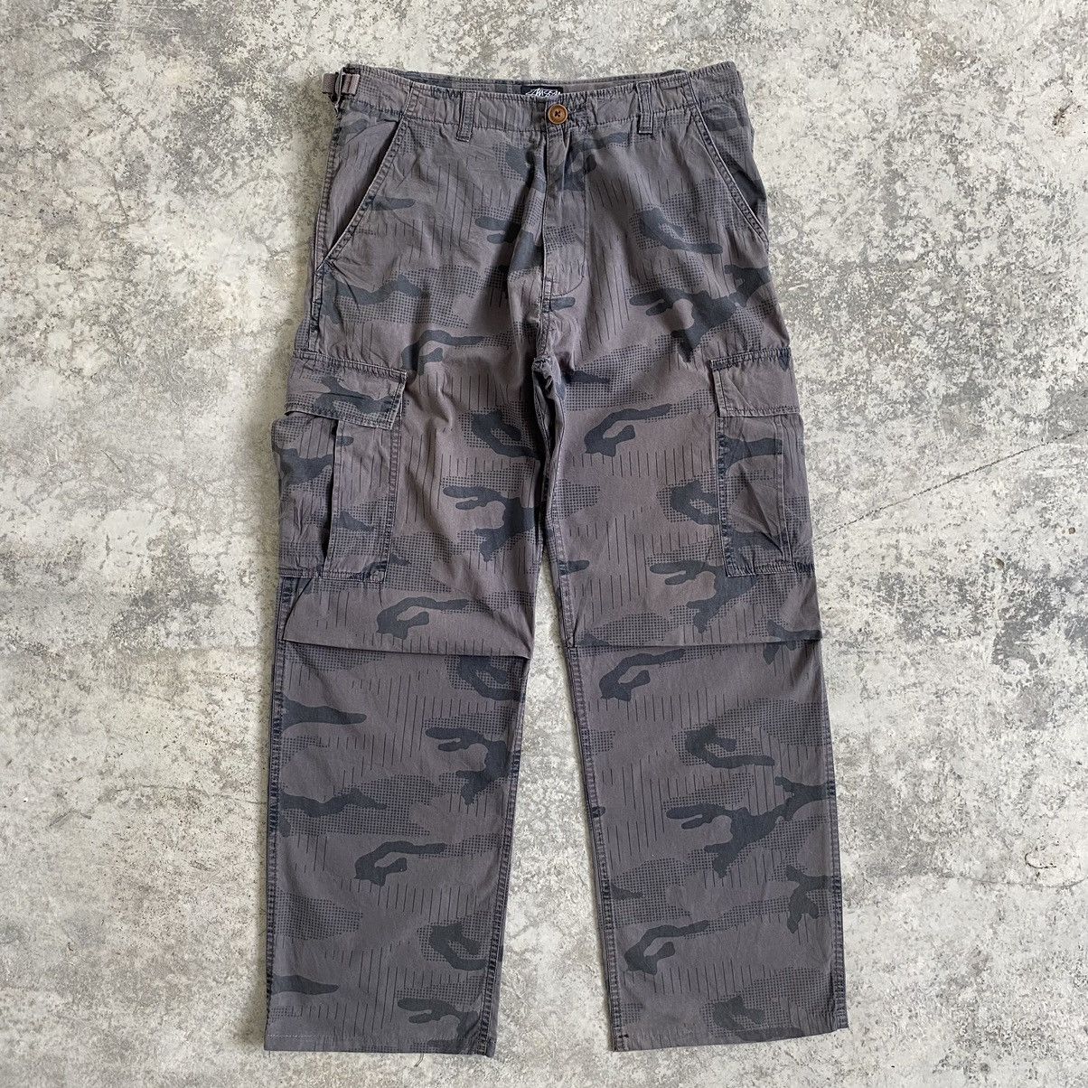 image of Military x Stussy Vintage Stussy Camo Baggy Cargo Pants, Men's (Size 32)