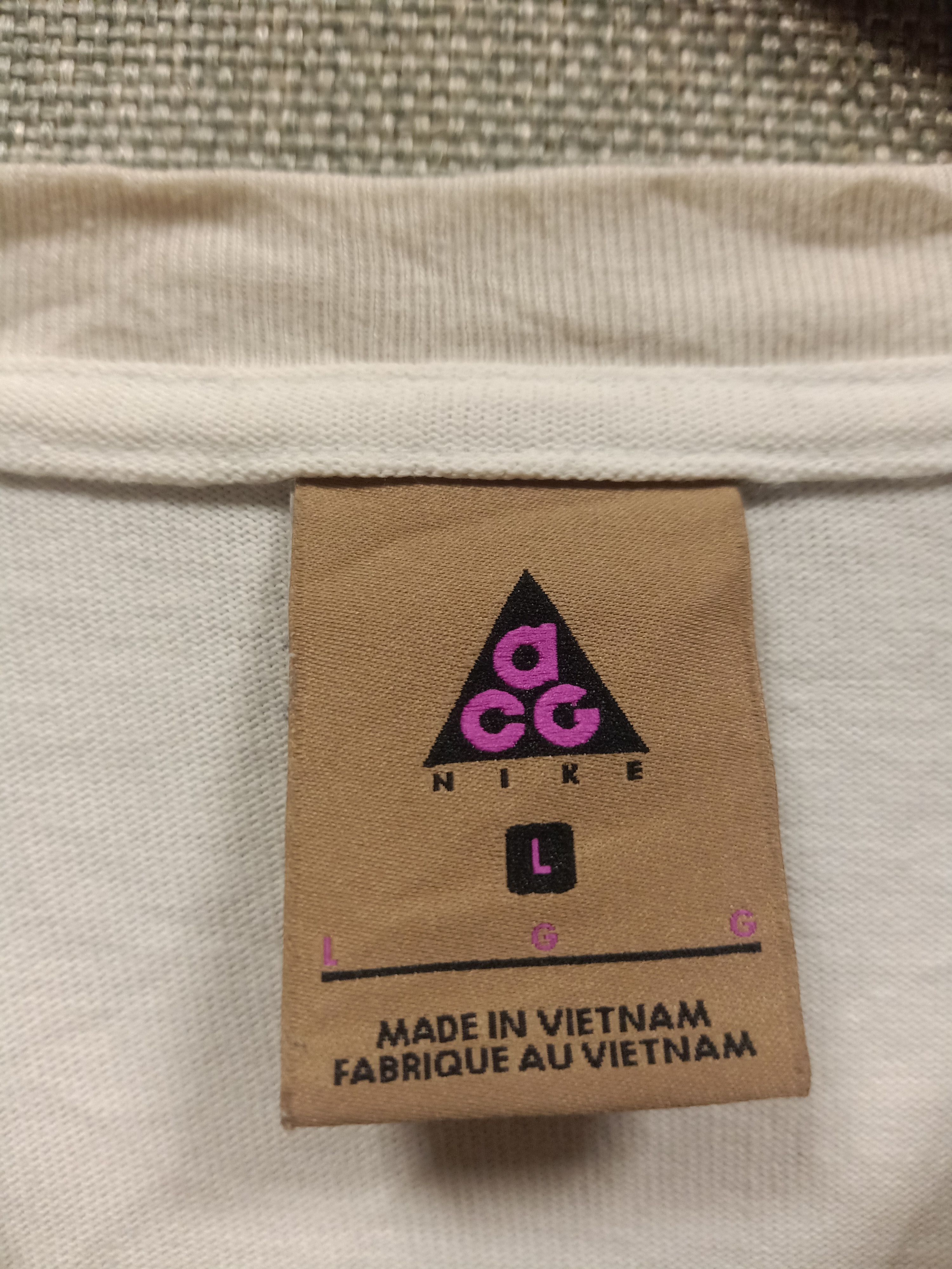 Nike × Nike ACG × Vintage Sweatshirt nike acg pocket logo embroidery Size US L / EU 52-54 / 3 - 4 Thumbnail