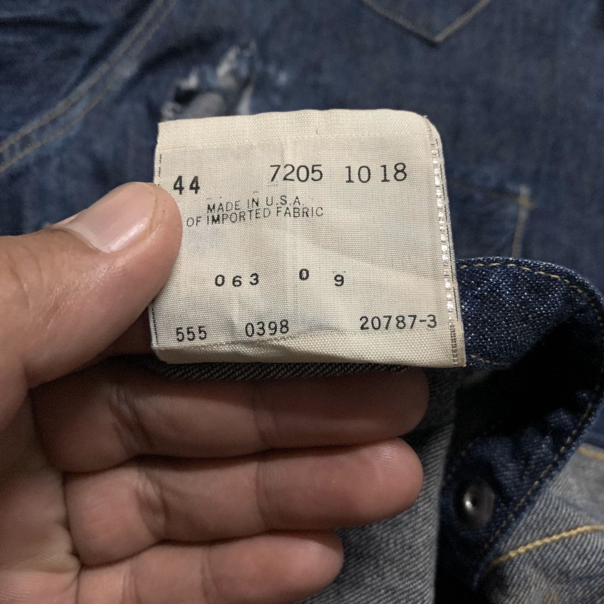 Levi's × Levi's Vintage Clothing Vintage LEVI’S Short Horn Pearl-Like Button Thrashed Tee Size US L / EU 52-54 / 3 - 12 Thumbnail