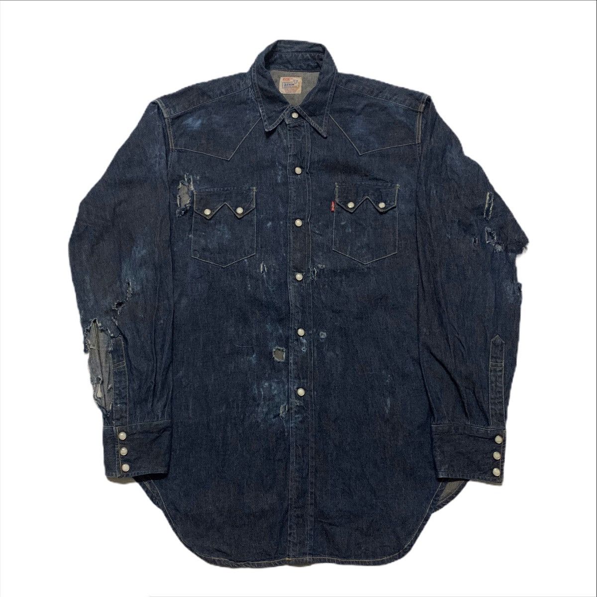 Levi's × Levi's Vintage Clothing Vintage LEVI’S Short Horn Pearl-Like Button Thrashed Tee Size US L / EU 52-54 / 3 - 1 Thumbnail