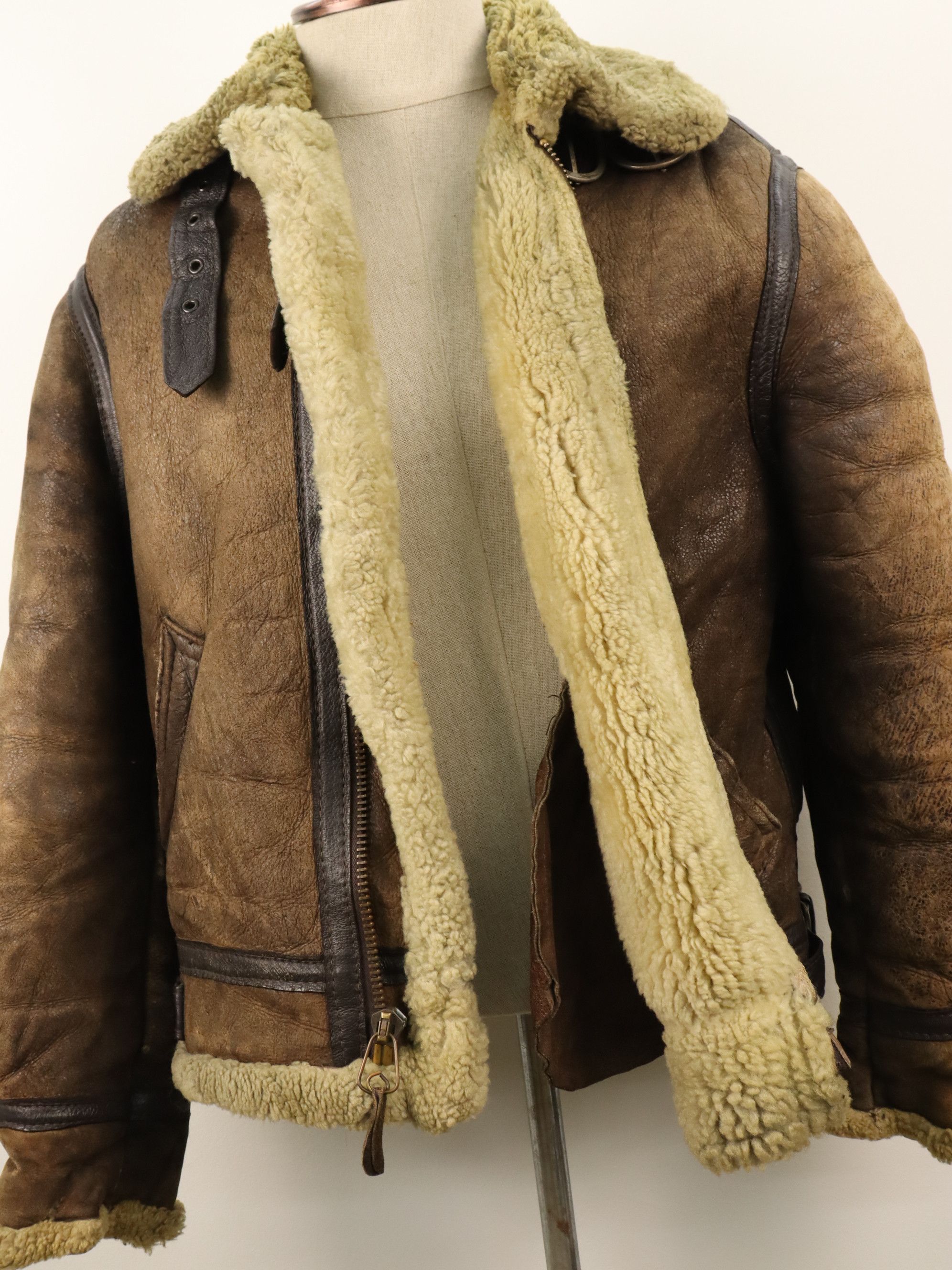 Schott Schott Type B-3 Bomber Flight Shearling Leather USAAF Jkt Size US M / EU 48-50 / 2 - 13 Thumbnail