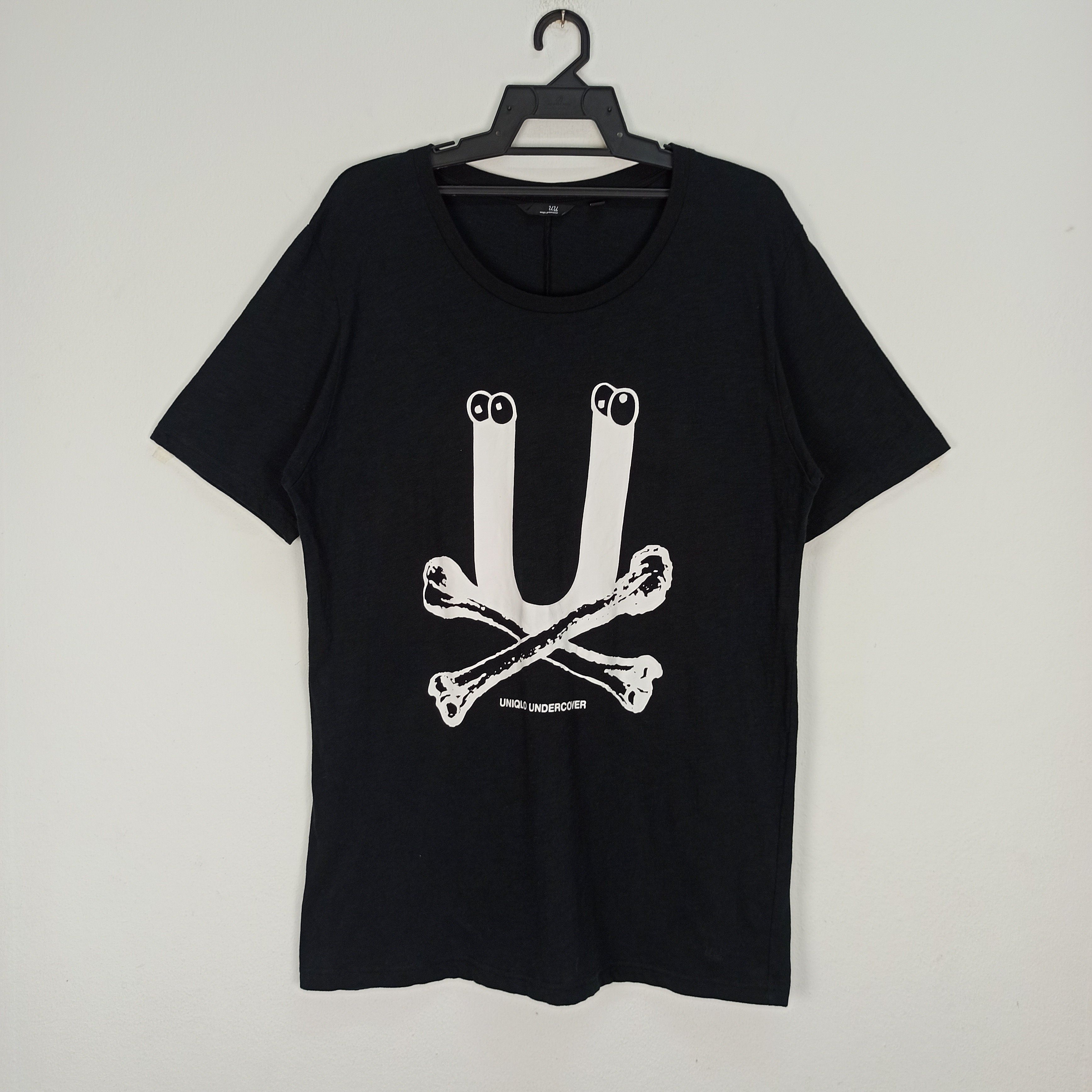 Pre-owned Undercover X Uniqlo Tshirt In Black