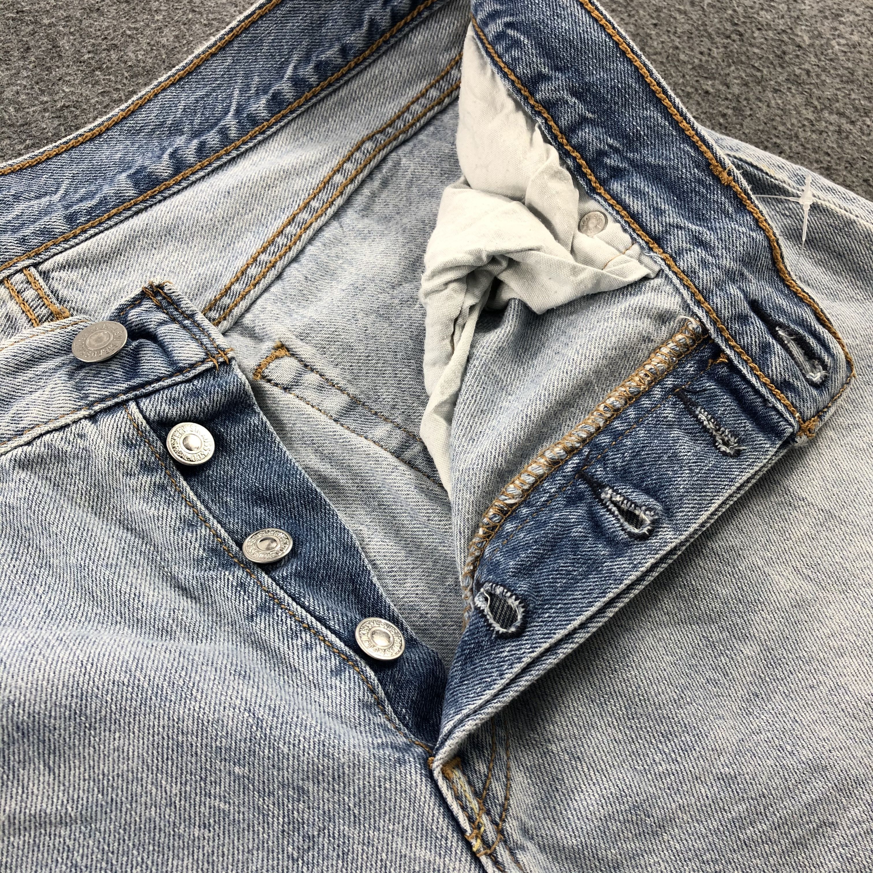Levi's × Vintage Vintage Light Wash Levis 501 Jeans-JM1691 Size US 32 / EU 48 - 5 Thumbnail