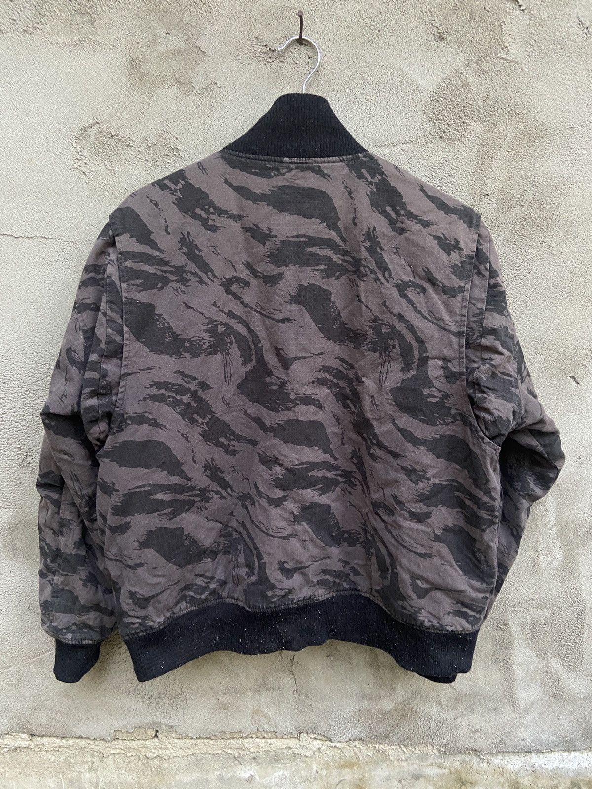 Japanese Brand Fellow Camo Bomber Jacket Size US L / EU 52-54 / 3 - 2 Thumbnail