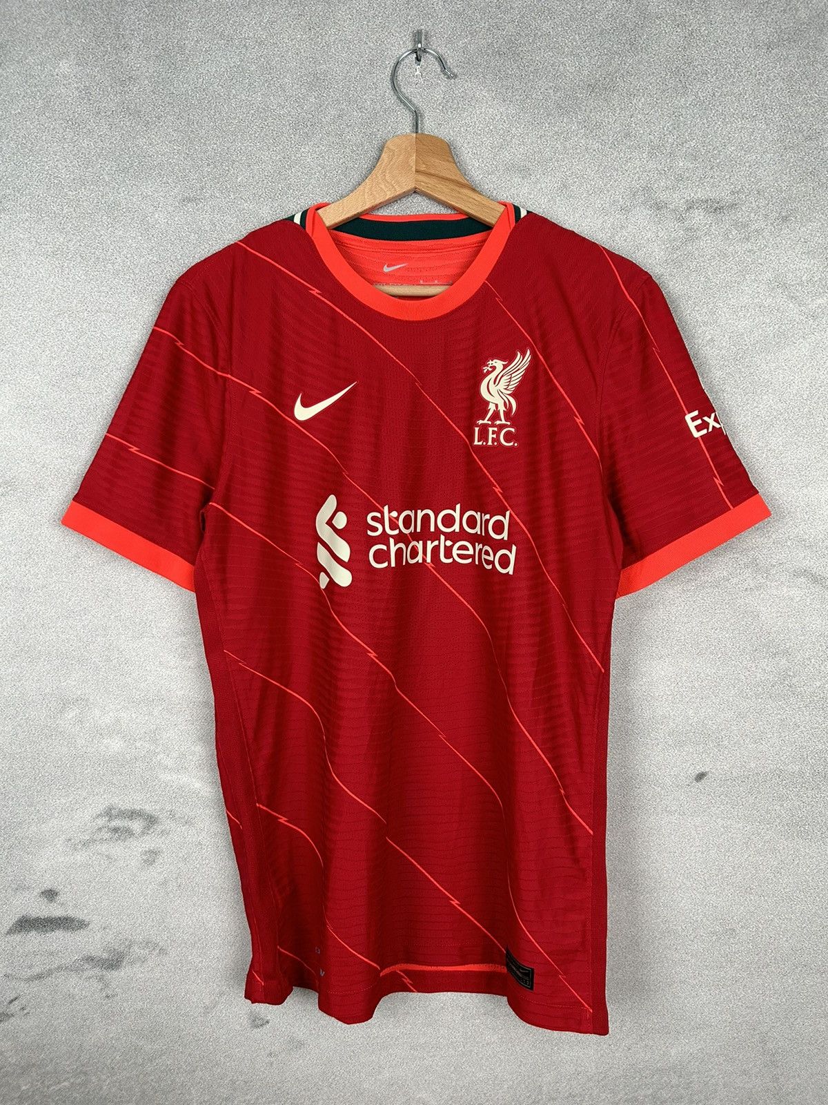 Nike Liverpool FC 2020/2021 Soccer Jersey Football Size US M / EU 48-50 / 2 - 1 Thumbnail