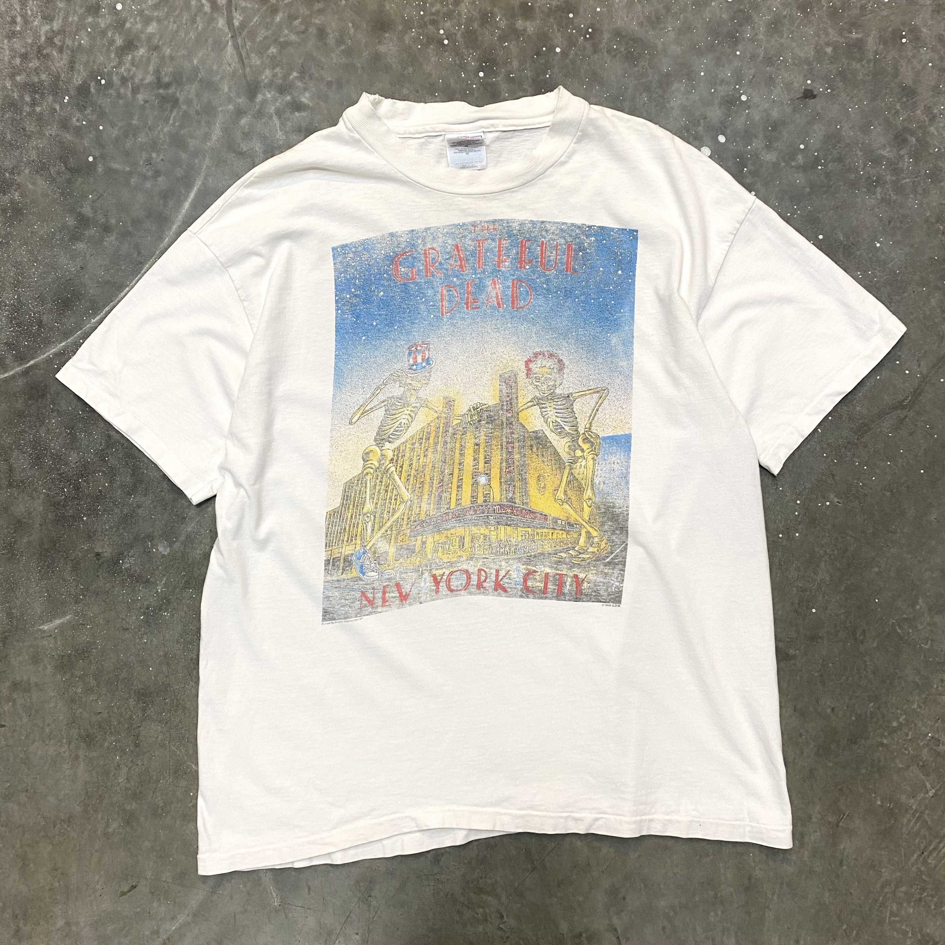 image of Band Tees x Grateful Dead VTG 90's Grateful Dead New York City Faded Graphic T Shirt in White (Size