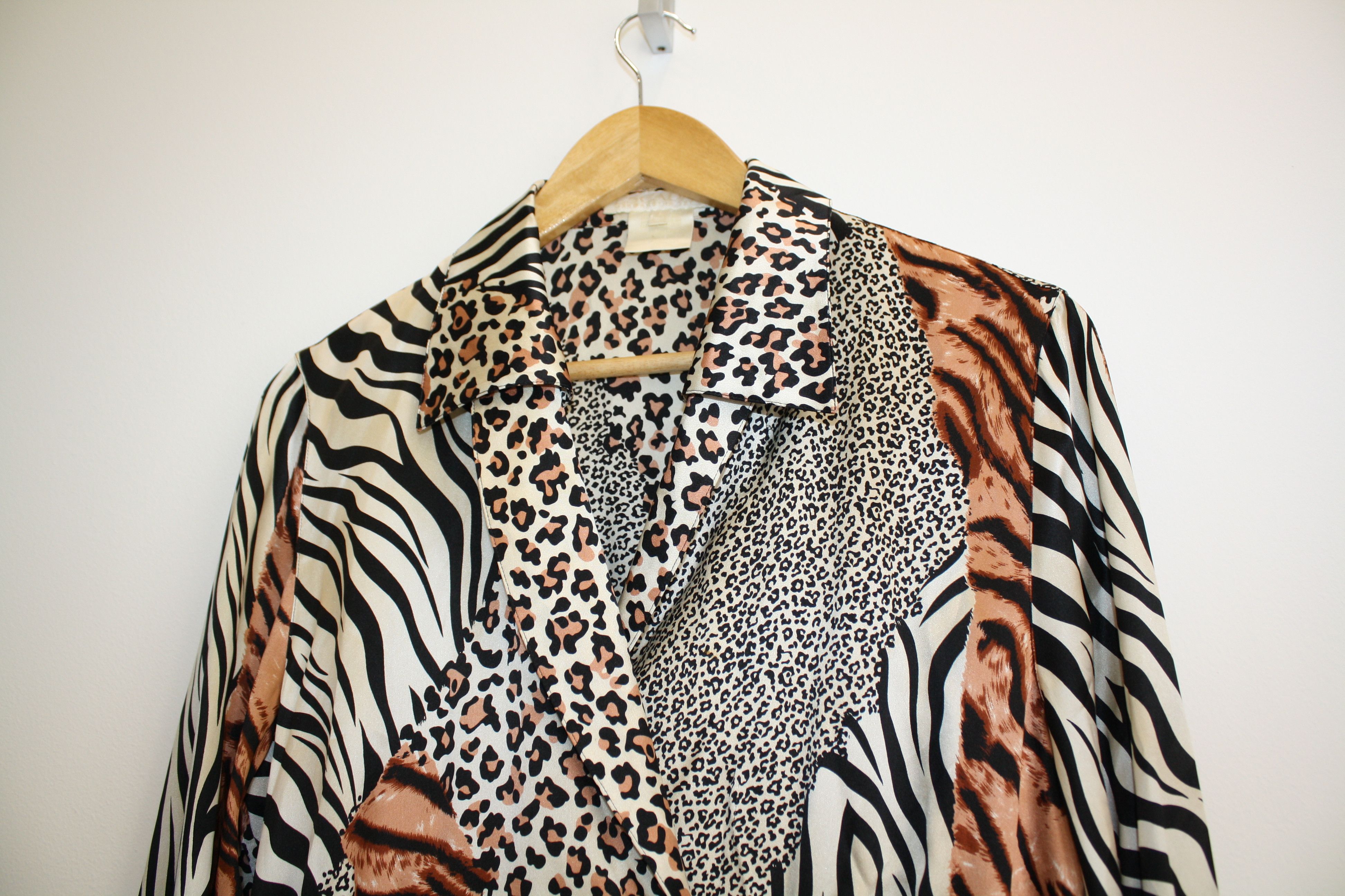 Escada Vintage Escada Silk Blazer Shirt Leopard Size XS / US 0-2 / IT 36-38 - 3 Thumbnail