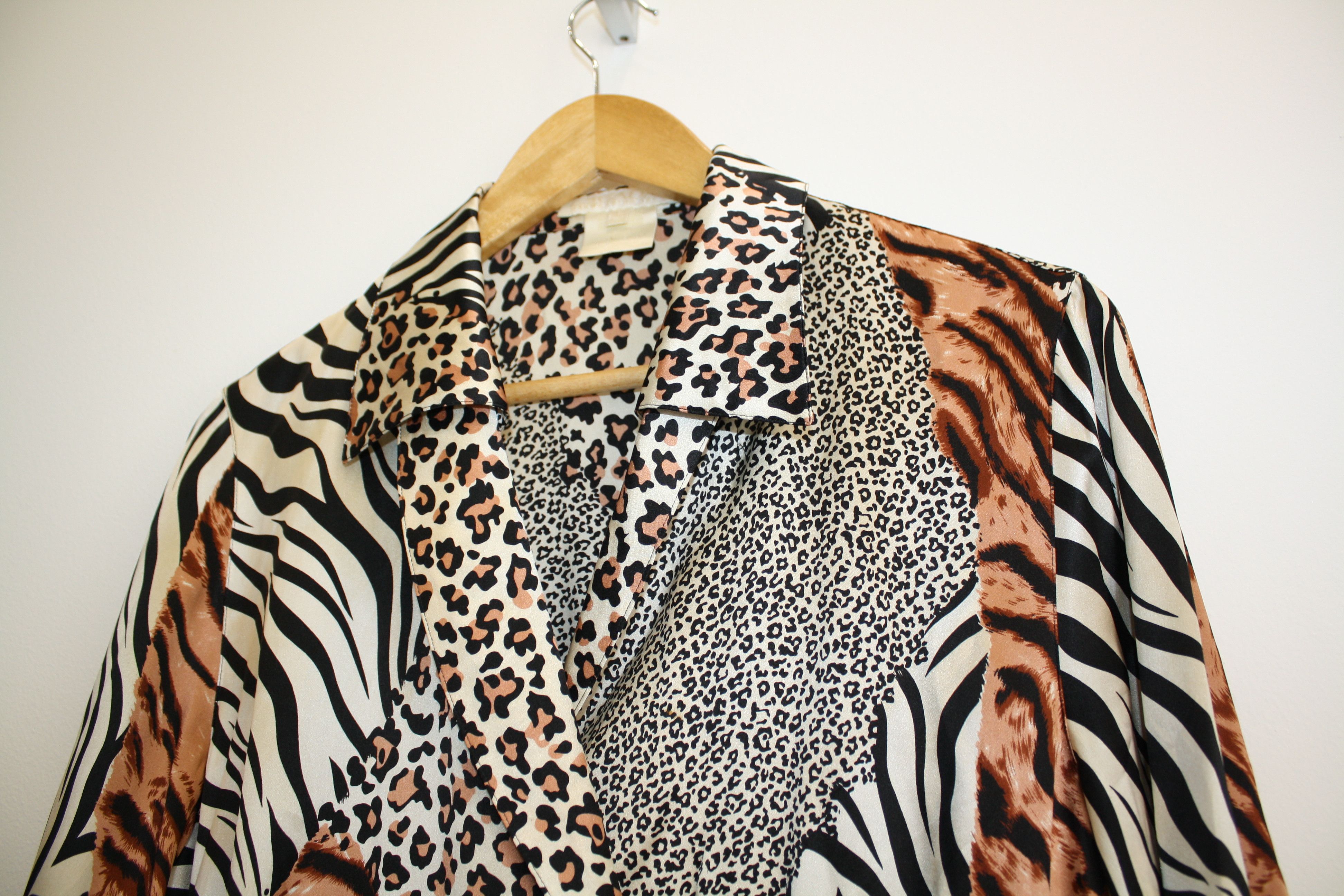 Escada Vintage Escada Silk Blazer Shirt Leopard Size XS / US 0-2 / IT 36-38 - 7 Thumbnail