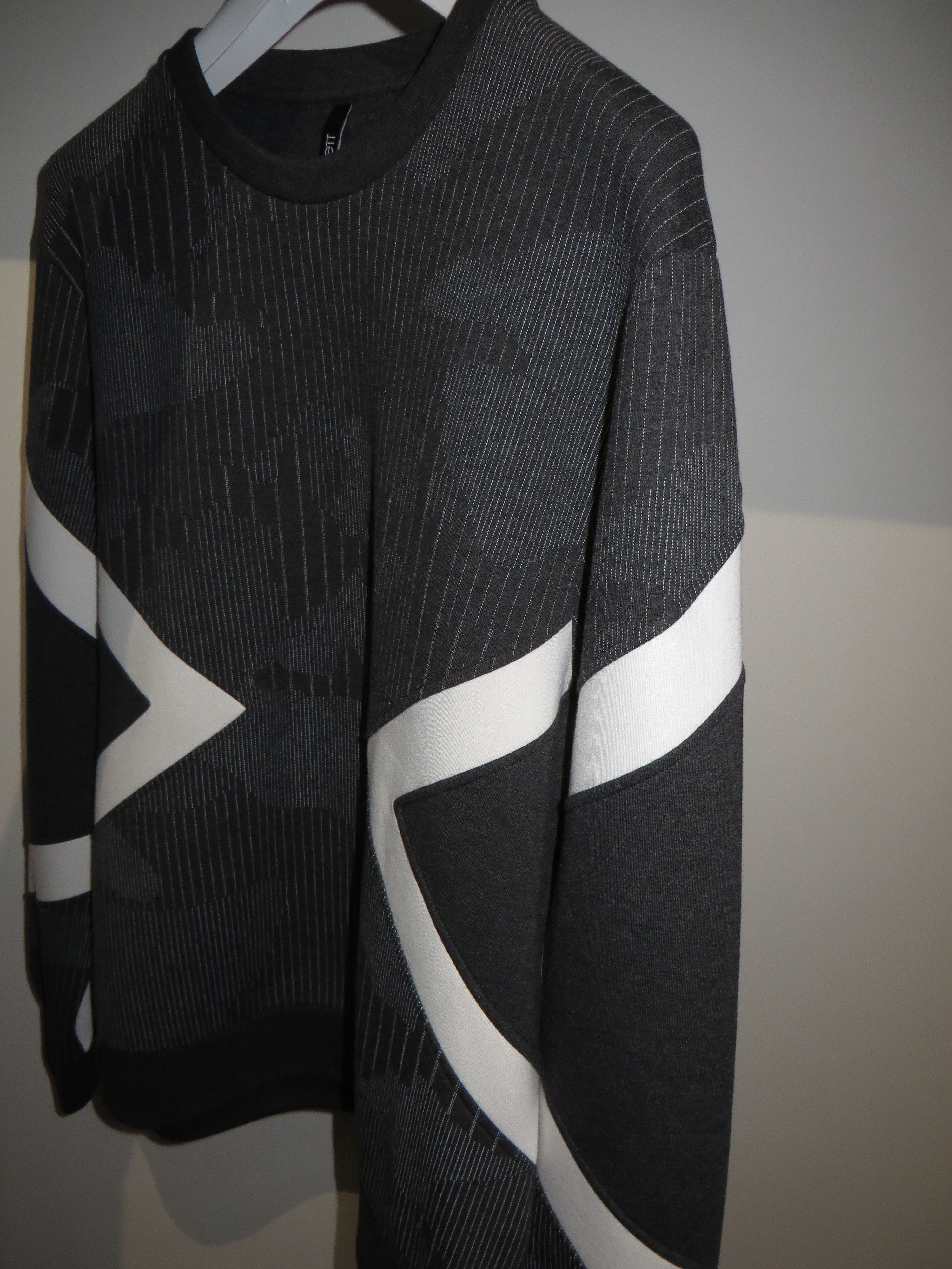 Neil Barrett Camo print modernist sweatshirt Size US M / EU 48-50 / 2 - 12 Thumbnail