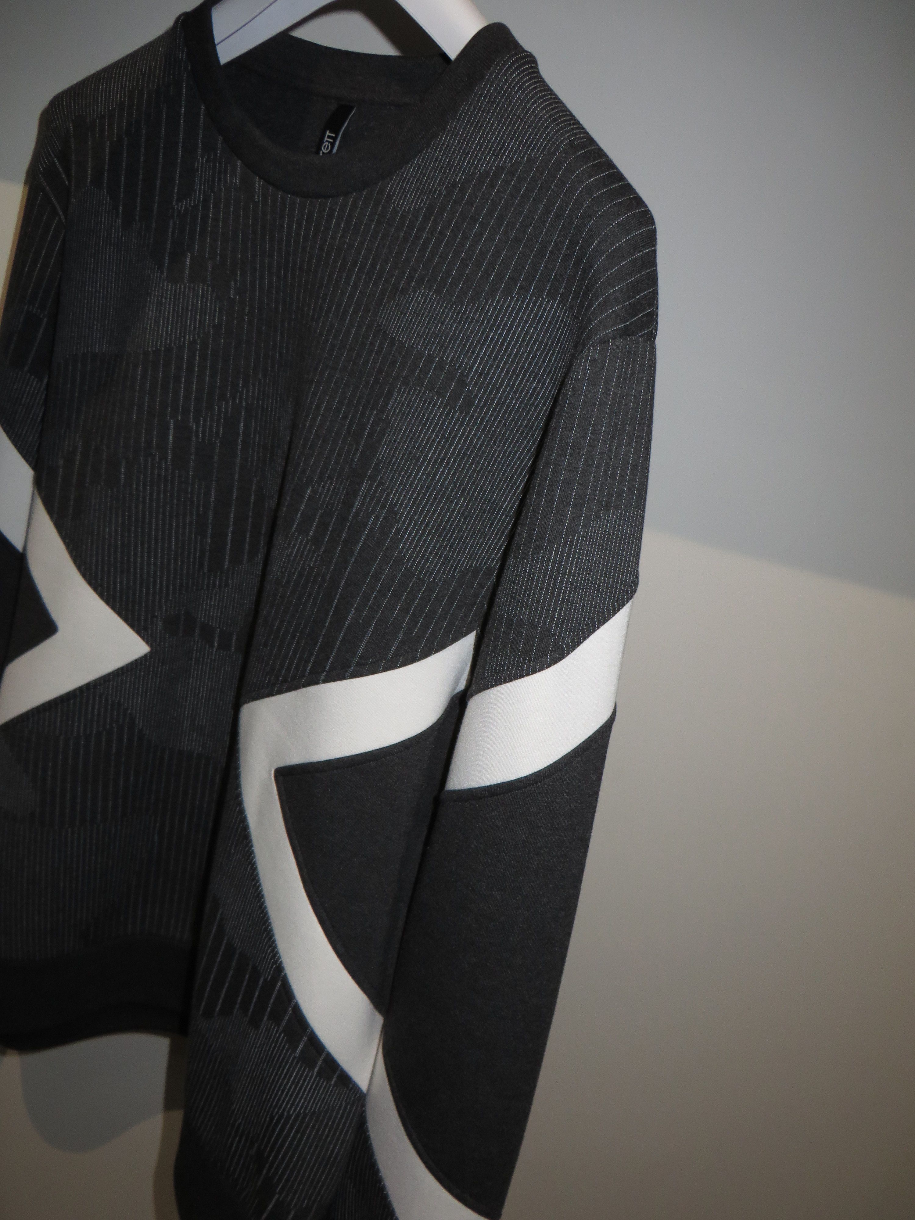 Neil Barrett Camo print modernist sweatshirt Size US M / EU 48-50 / 2 - 9 Thumbnail