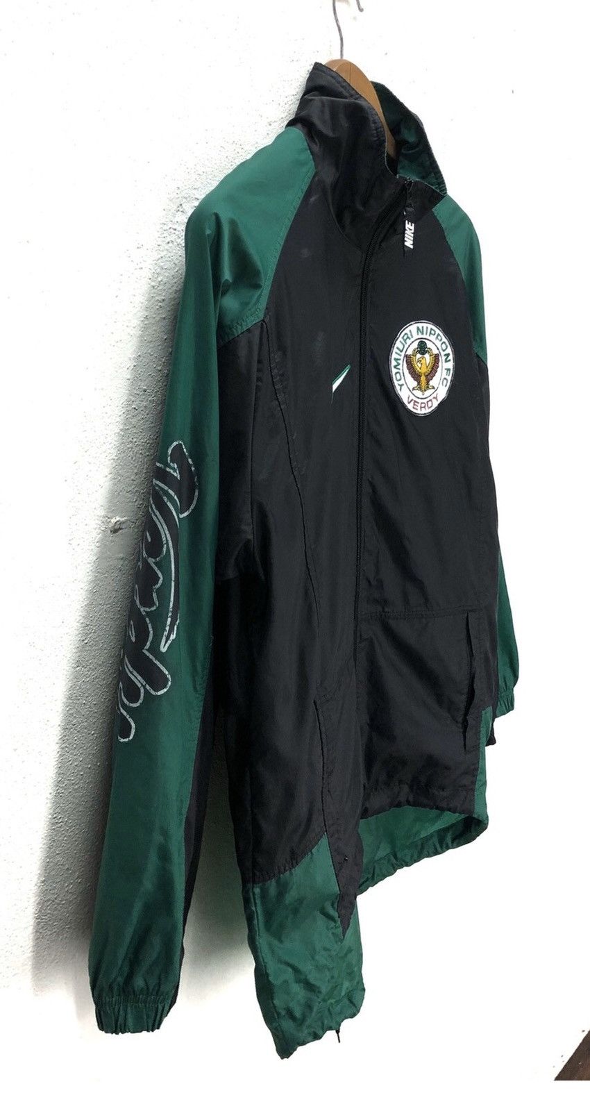 Nike × Vintage 90s Nike windbreaker Jacket yomiuri nippon FC Size US M / EU 48-50 / 2 - 3 Thumbnail
