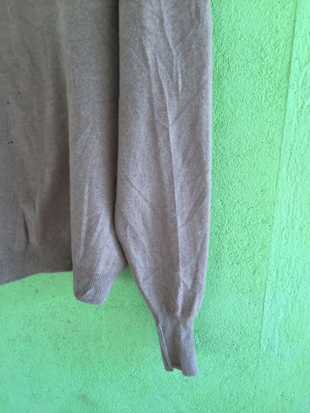 Burberry × Vintage Vintage Distressed Burberrys V-Neck Sweater Pure Lambswool Size US L / EU 52-54 / 3 - 13 Thumbnail