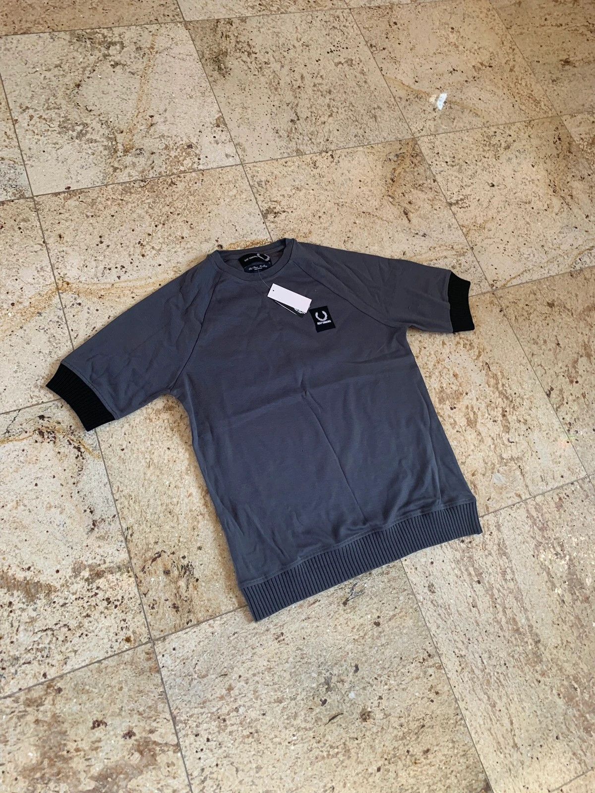 Fred Perry × Raf Simons Grey Raglan Tee, SS Size US L / EU 52-54 / 3 - 3 Thumbnail