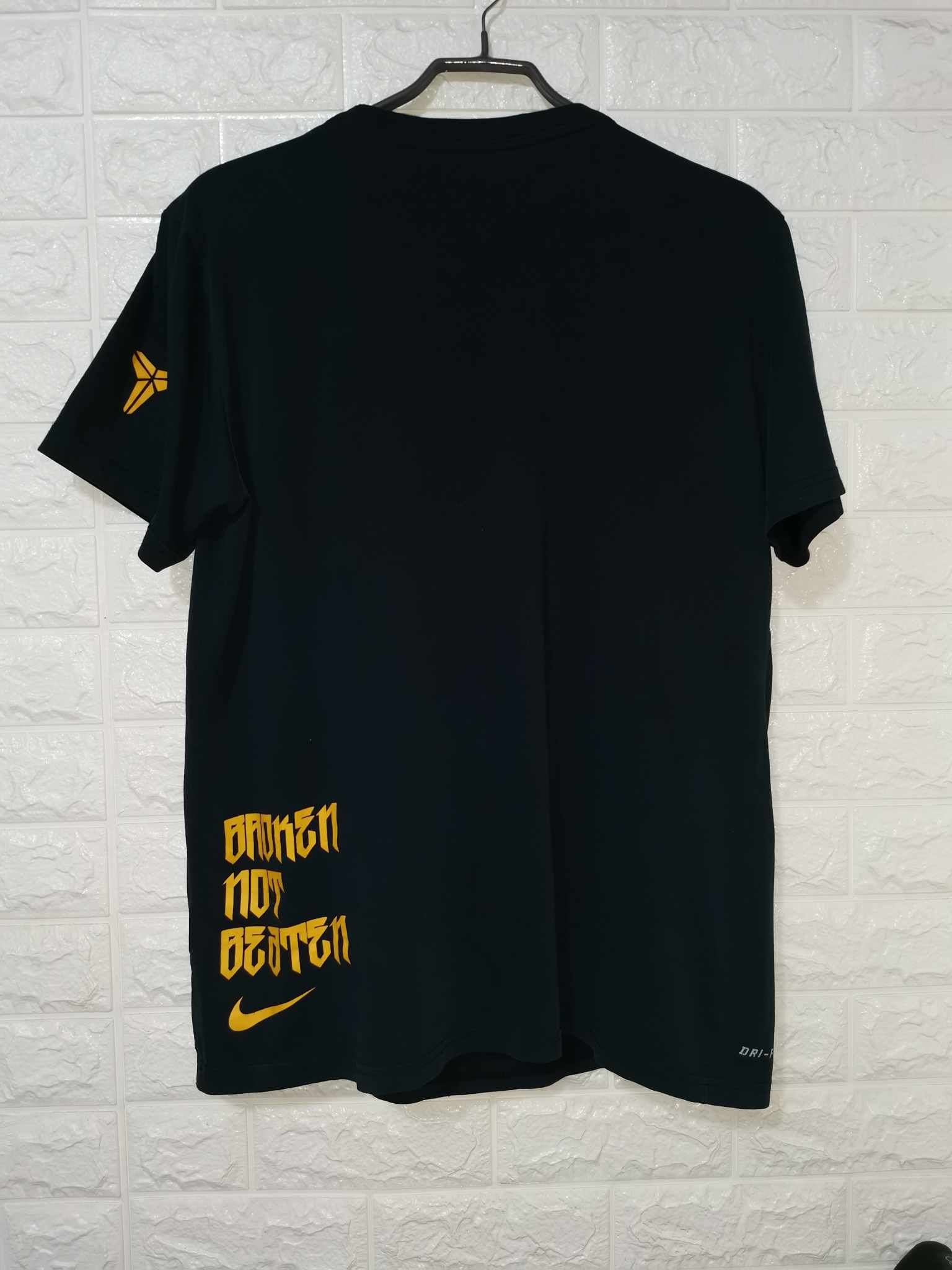 Nike Very Rare Nike Kobe Bryant X-Ray Broken Not Beaten T-Shirt Size US L / EU 52-54 / 3 - 2 Preview