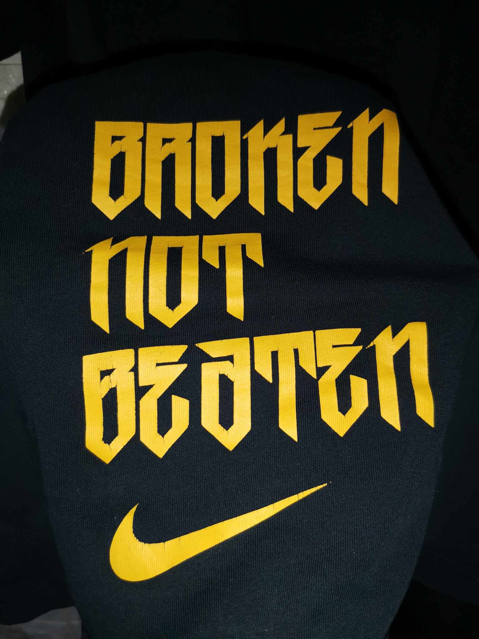Nike Very Rare Nike Kobe Bryant X-Ray Broken Not Beaten T-Shirt Size US L / EU 52-54 / 3 - 3 Thumbnail