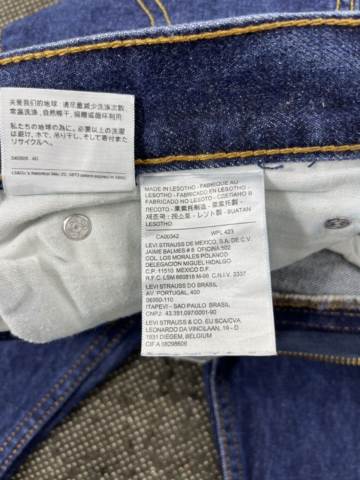 Levi's Vintage Levis 505 Dark Blue Wash Jeans - J717 Size US 36 / EU 52 - 8 Thumbnail