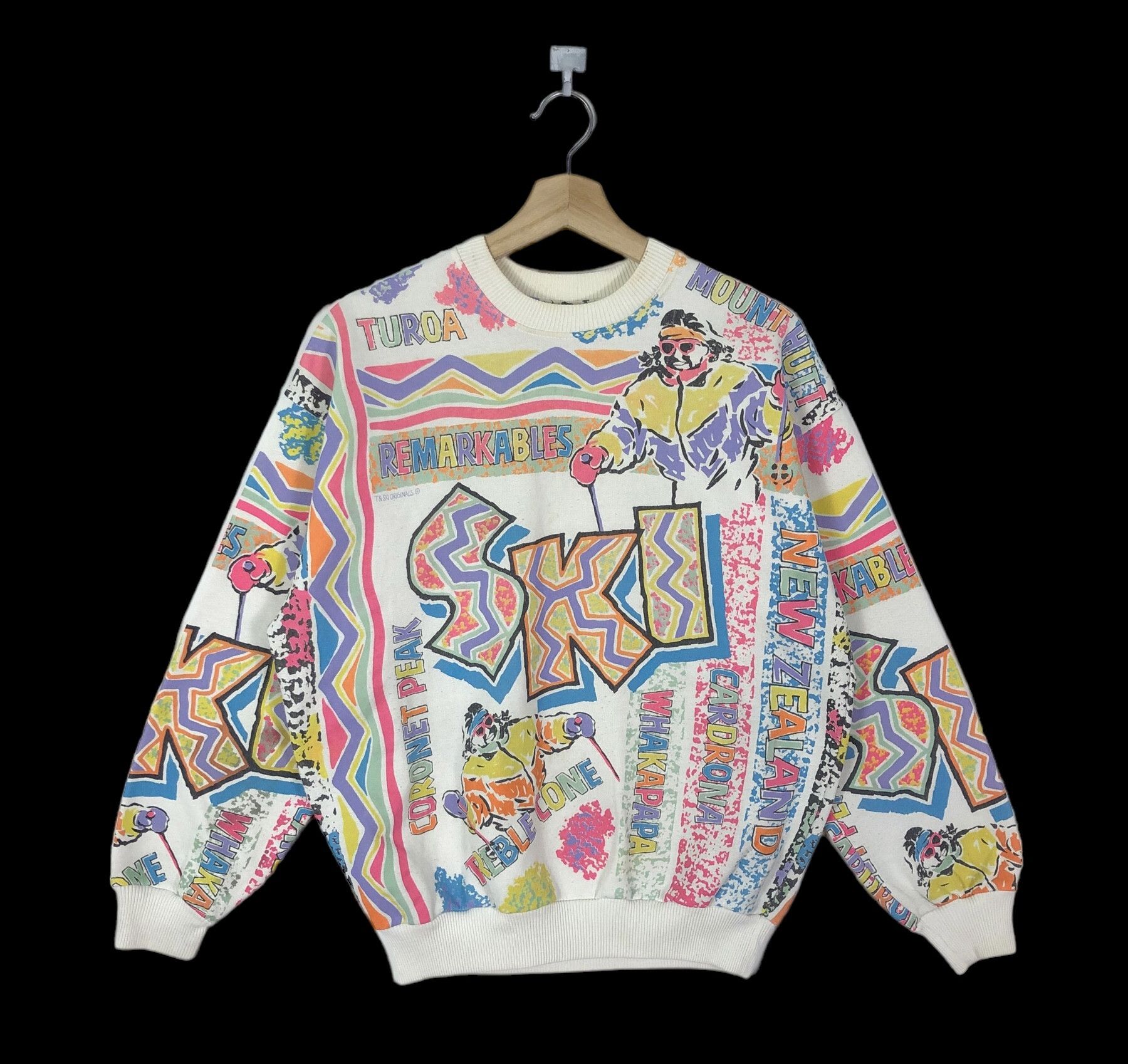 RARE🔥VTG 90’S T & SKI NEW ZEALAND ALL OVER PRINT SWEATSHIRT