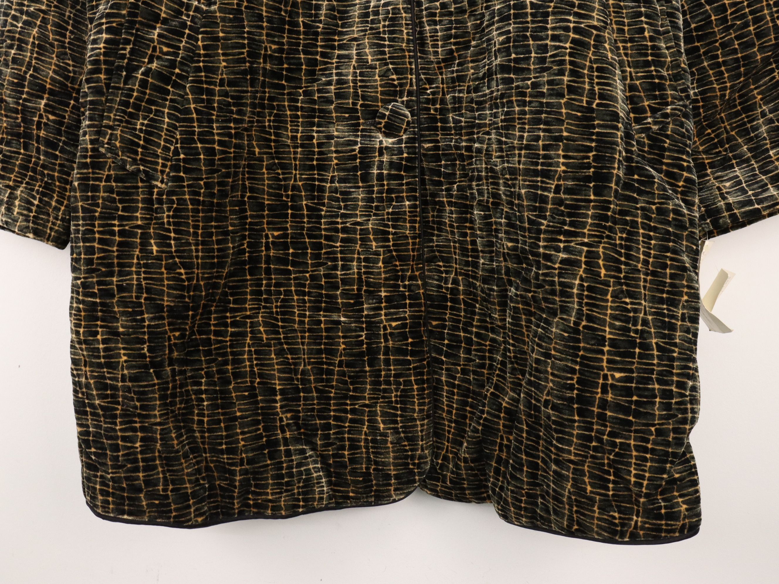Designer × Japanese Brand $220 Retail Velvet BIEN-NIPPĒ Print Leopard Inspired Velvet Size US L / EU 52-54 / 3 - 7 Thumbnail