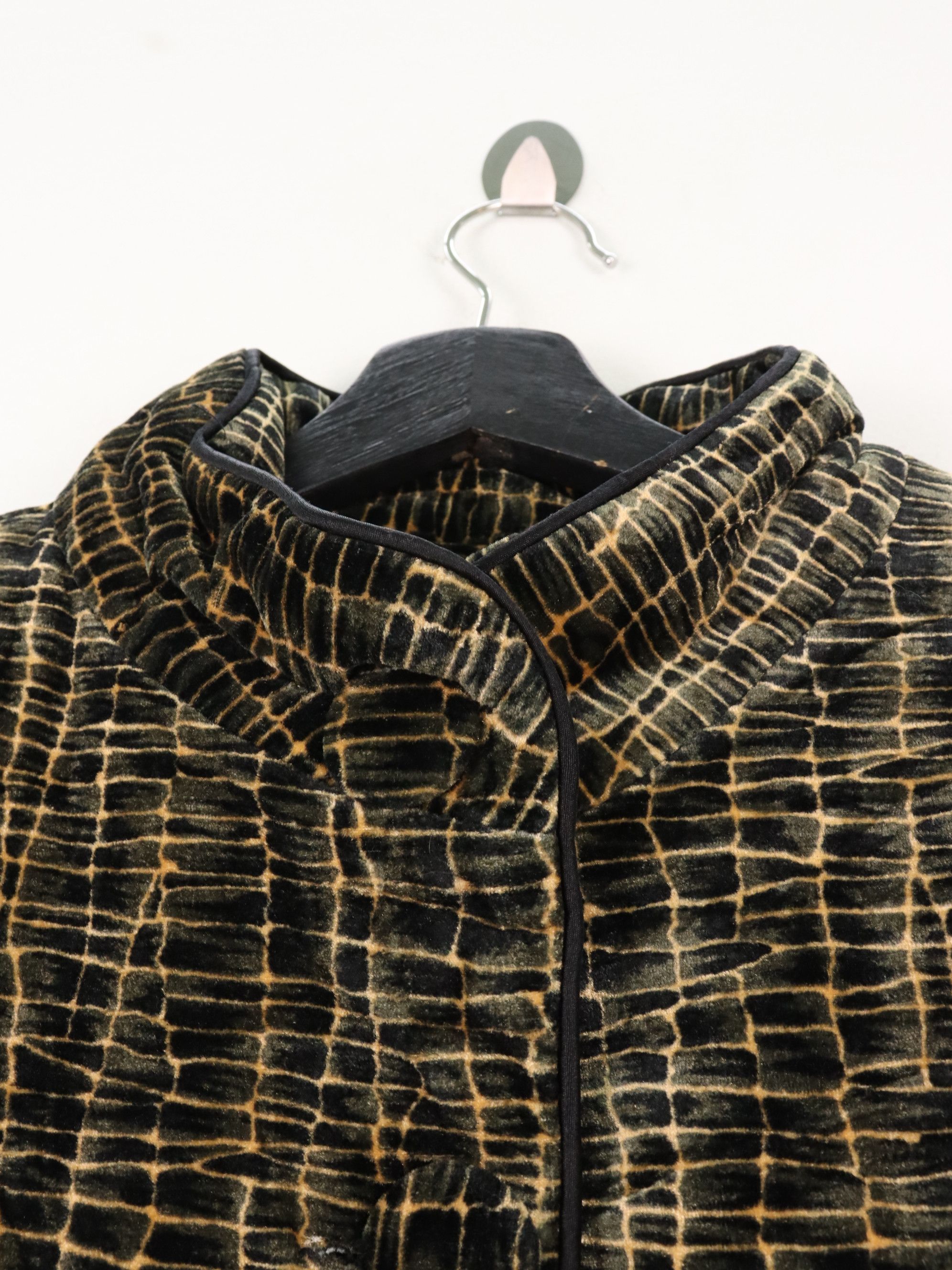 Designer × Japanese Brand $220 Retail Velvet BIEN-NIPPĒ Print Leopard Inspired Velvet Size US L / EU 52-54 / 3 - 5 Thumbnail