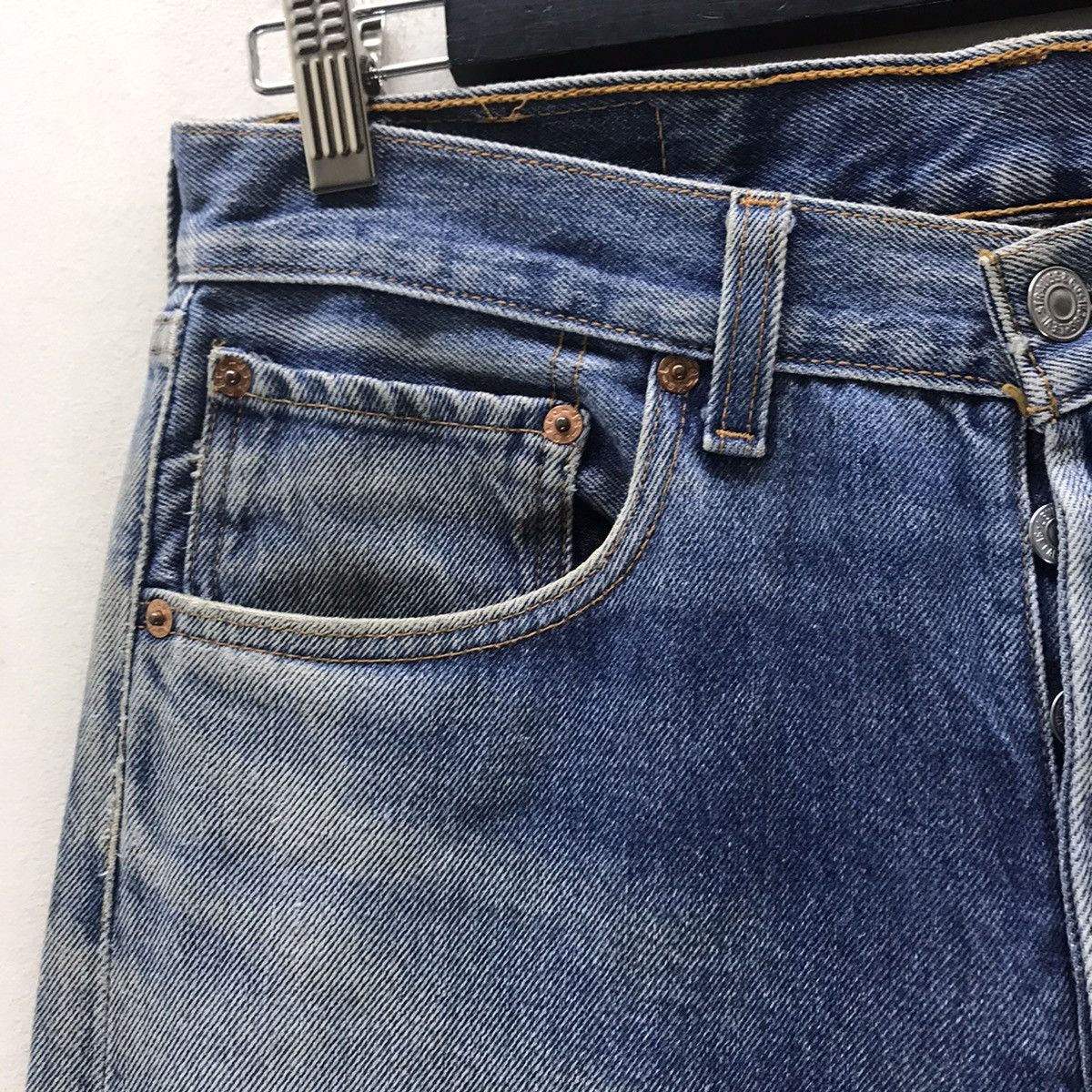 Levi's Vintage 90s Levis 501xx Distressed Denim Nice Faded Size US 32 / EU 48 - 4 Thumbnail