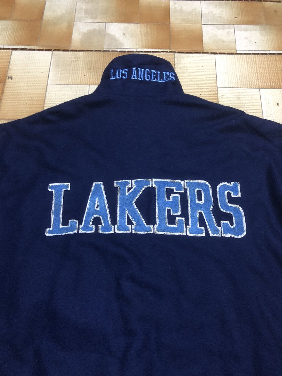 NBA × Vintage 💥LAST CALL❌ VINTAGE L.A LAKERS VARSITY OVERSIZE Size US M / EU 48-50 / 2 - 8 Thumbnail
