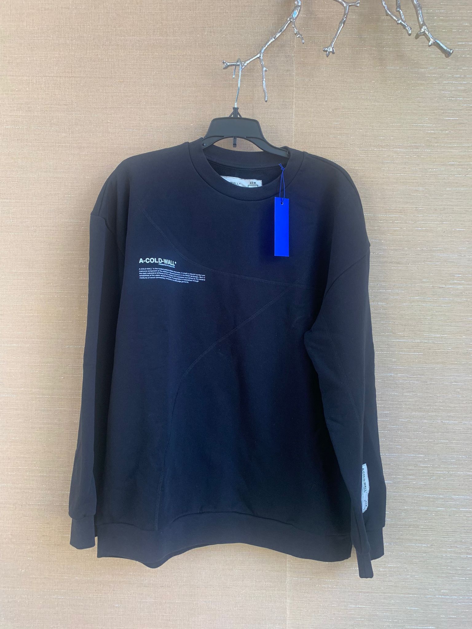 A-COLD-WALL* Logo Asymmetric Crewneck in Black Size US L / EU 52-54 / 3 - 6 Thumbnail