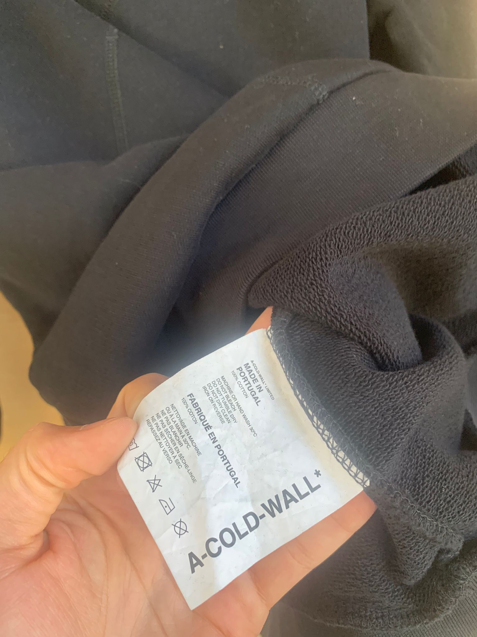 A-COLD-WALL* Logo Asymmetric Crewneck in Black Size US L / EU 52-54 / 3 - 10 Thumbnail