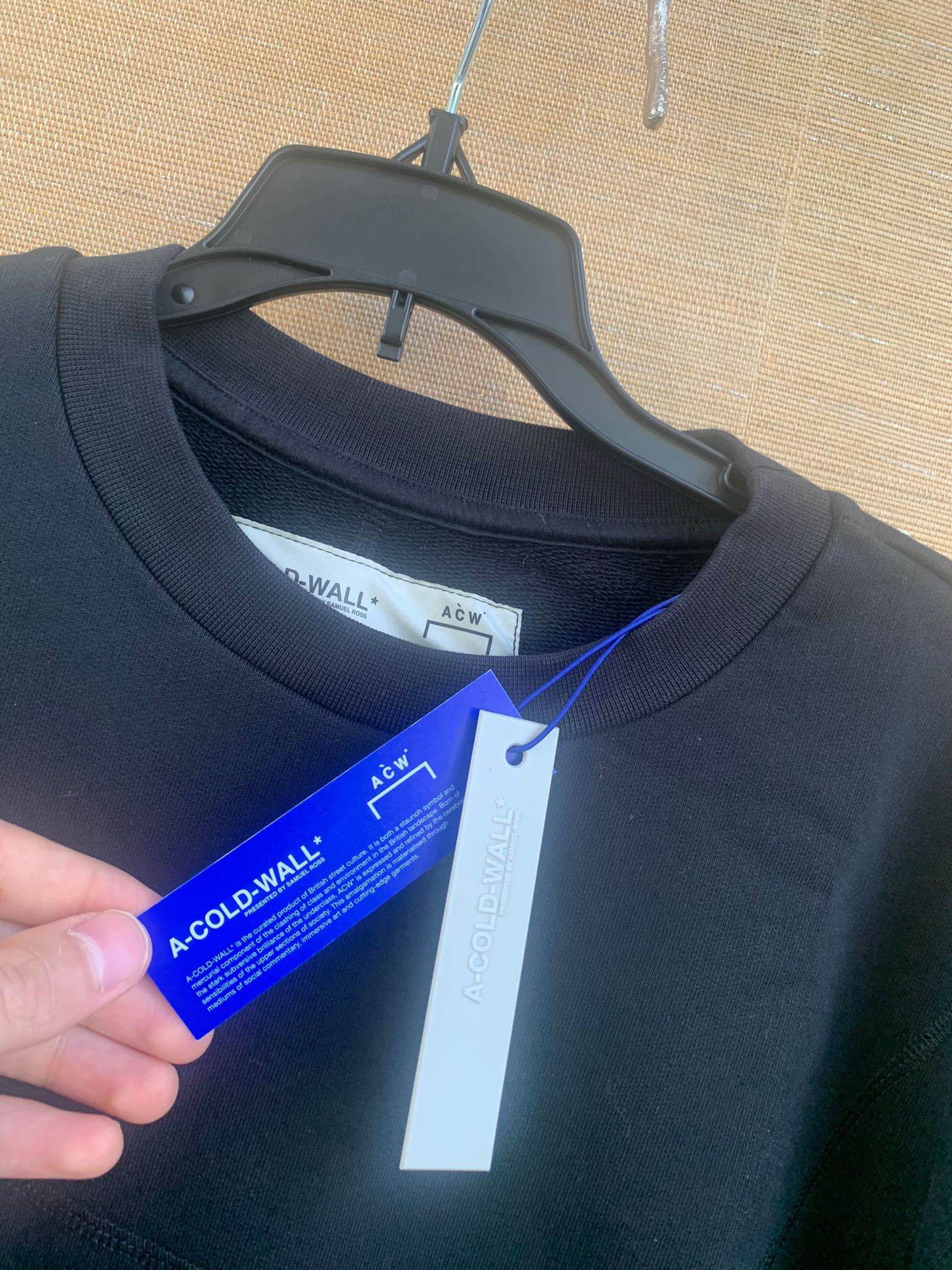 A-COLD-WALL* Logo Asymmetric Crewneck in Black Size US L / EU 52-54 / 3 - 4 Thumbnail