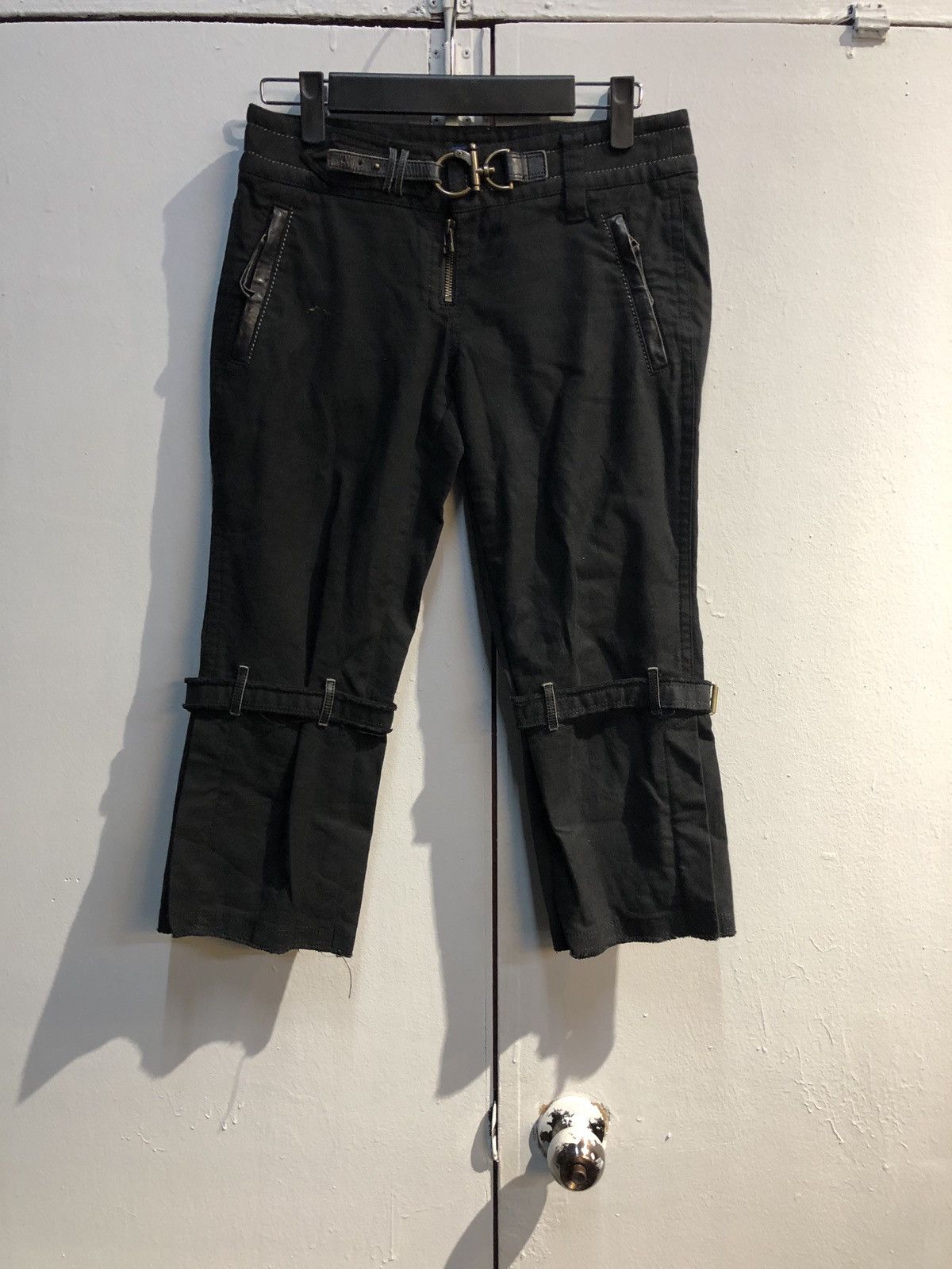 BURBERRY BLUE LABEL THREE QUARTER BONDAGE PANT