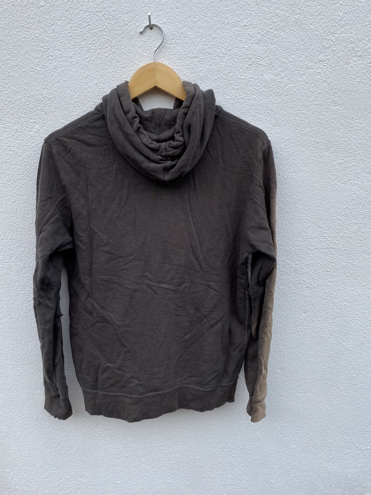 Japanese Brand × Undercover × Uniqlo Uniqlo Undercover sweatshirt Size US L / EU 52-54 / 3 - 2 Thumbnail