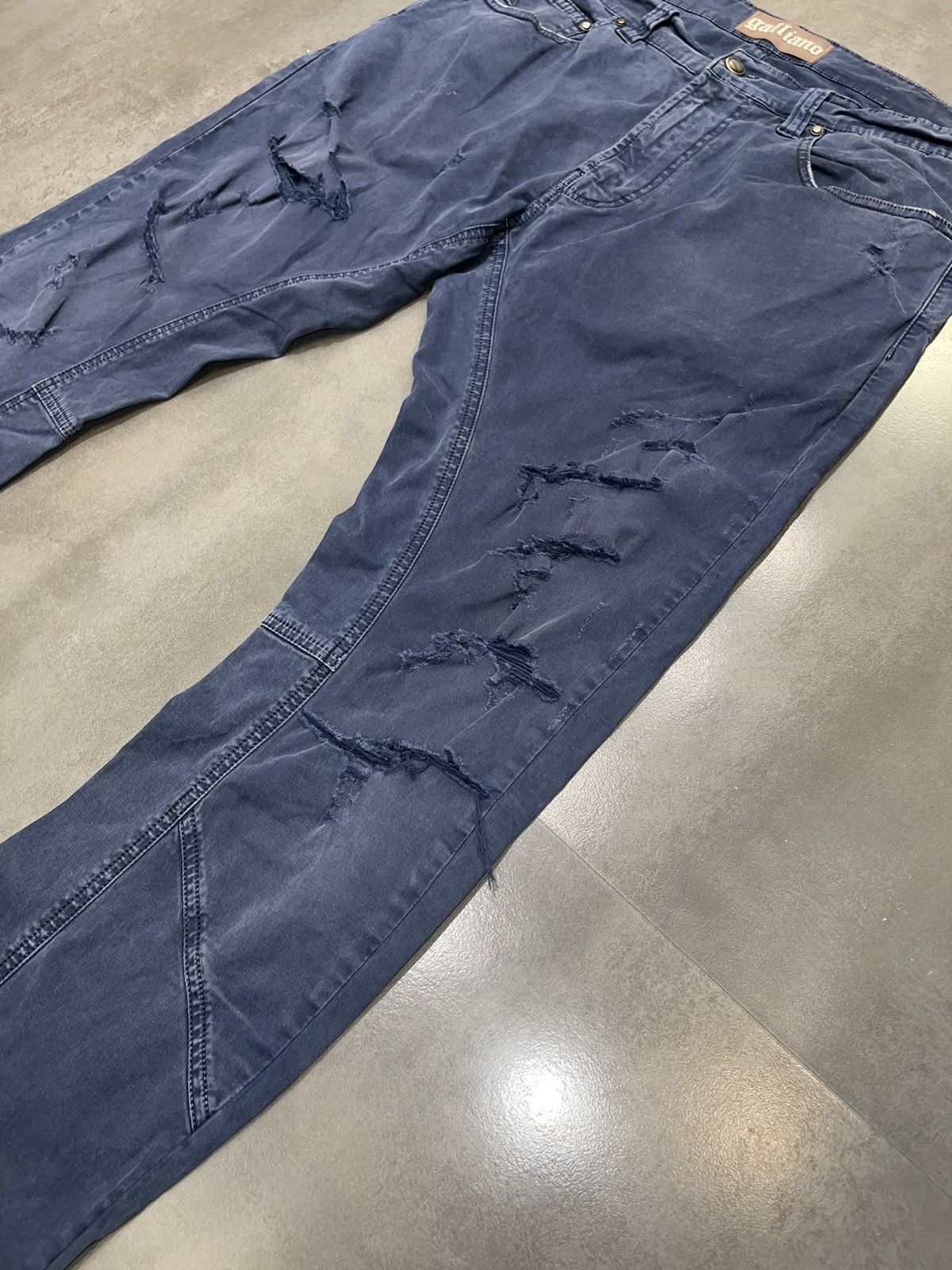 John Galliano Galliano Distressed Dark Navy Biker Denim Pants Size US 34 / EU 50 - 11 Thumbnail