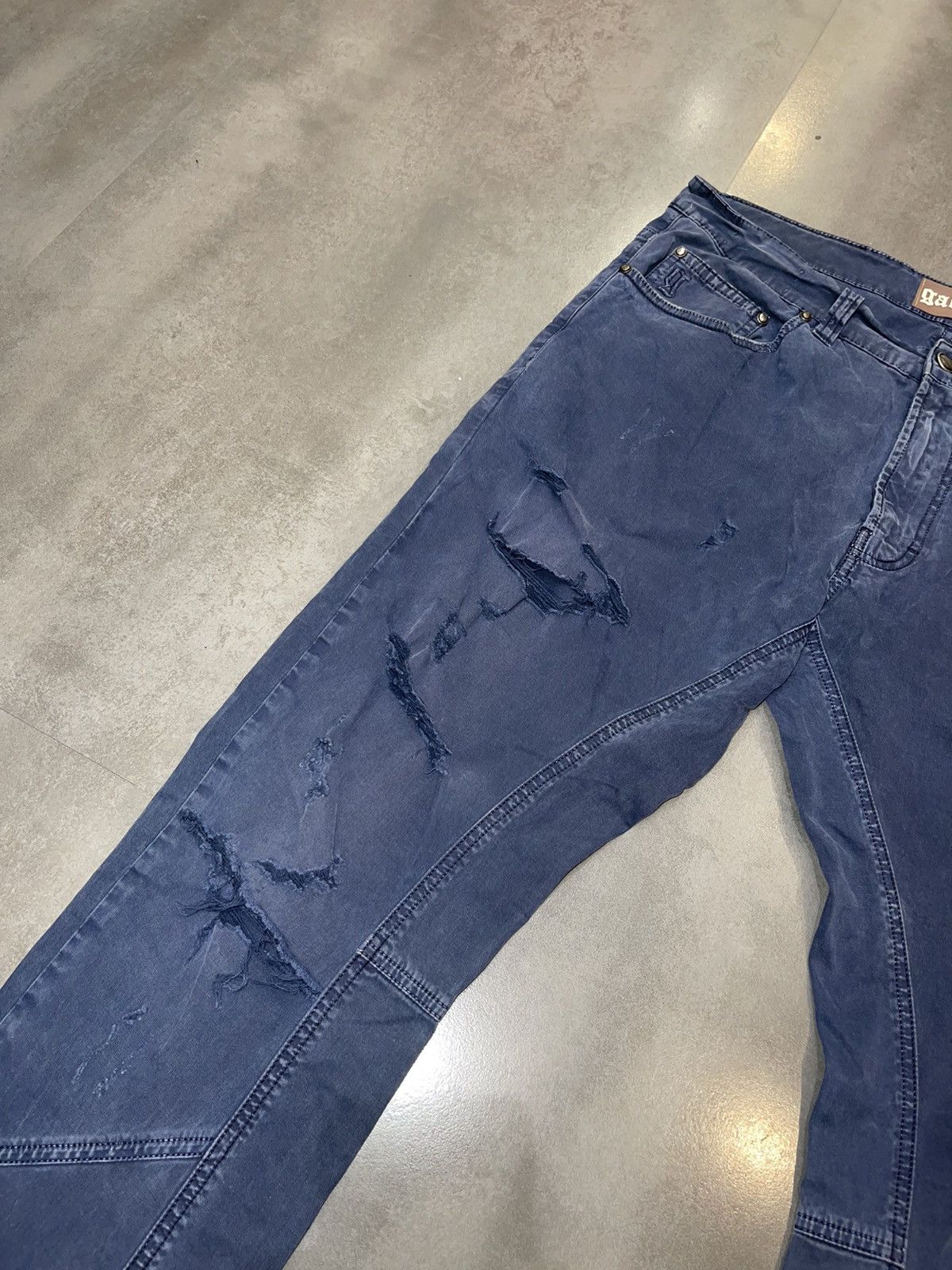 John Galliano Galliano Distressed Dark Navy Biker Denim Pants Size US 34 / EU 50 - 10 Thumbnail