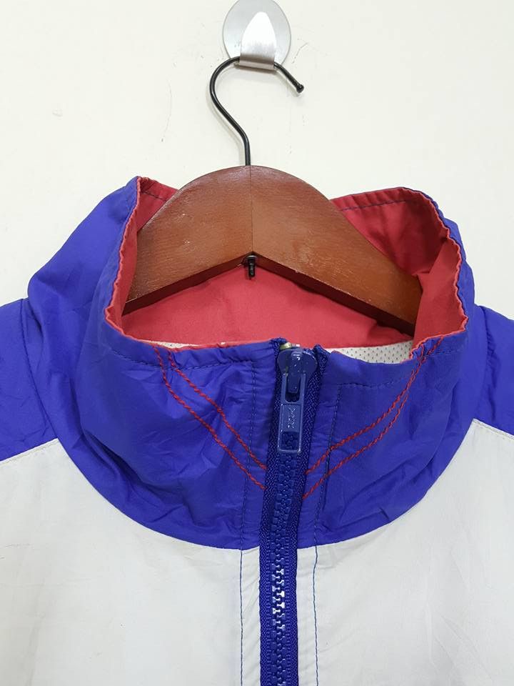 Nike × Vintage Vtg. NIKE INTERNATIONAL 90's 'SAMPLE' Windbreaker Jacket Size US M / EU 48-50 / 2 - 4 Thumbnail