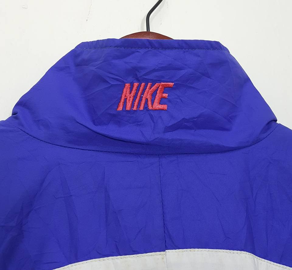Nike × Vintage Vtg. NIKE INTERNATIONAL 90's 'SAMPLE' Windbreaker Jacket Size US M / EU 48-50 / 2 - 5 Thumbnail