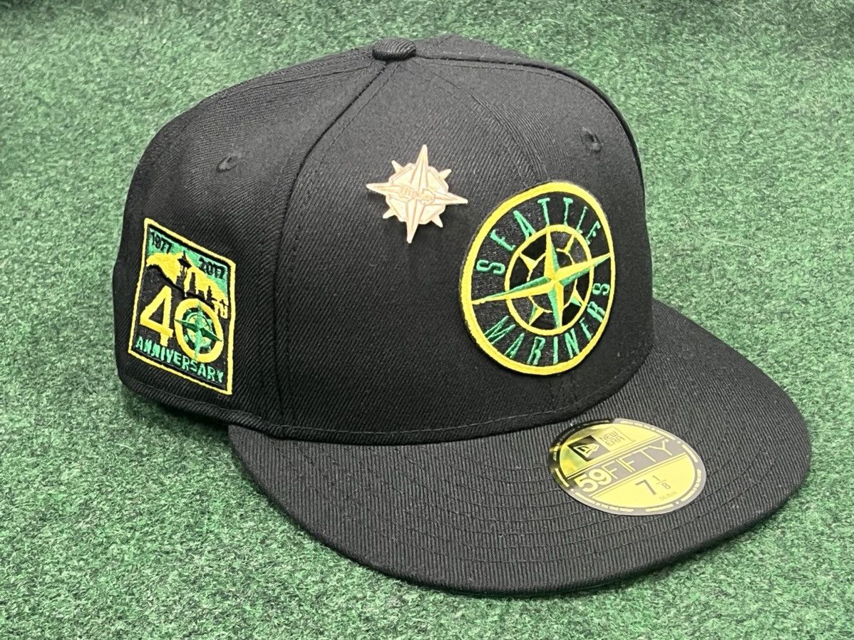 image of Mlb x New Era Stone Island Seattle Mariners 40Th Year Patch Fitted Hat in Black, Men's