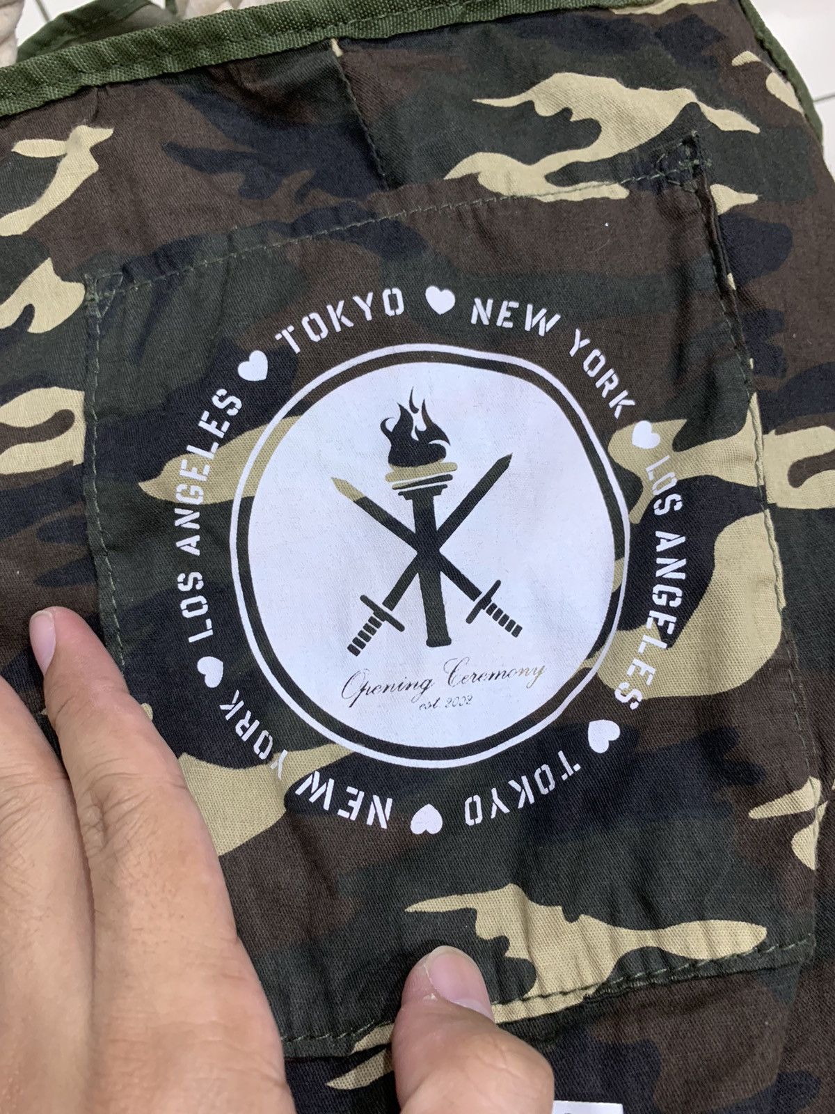 Opening Ceremony OPENING CEREMONY GREEN ARMY CAMO REVERSIBLE TOTE BAG Size ONE SIZE - 5 Thumbnail