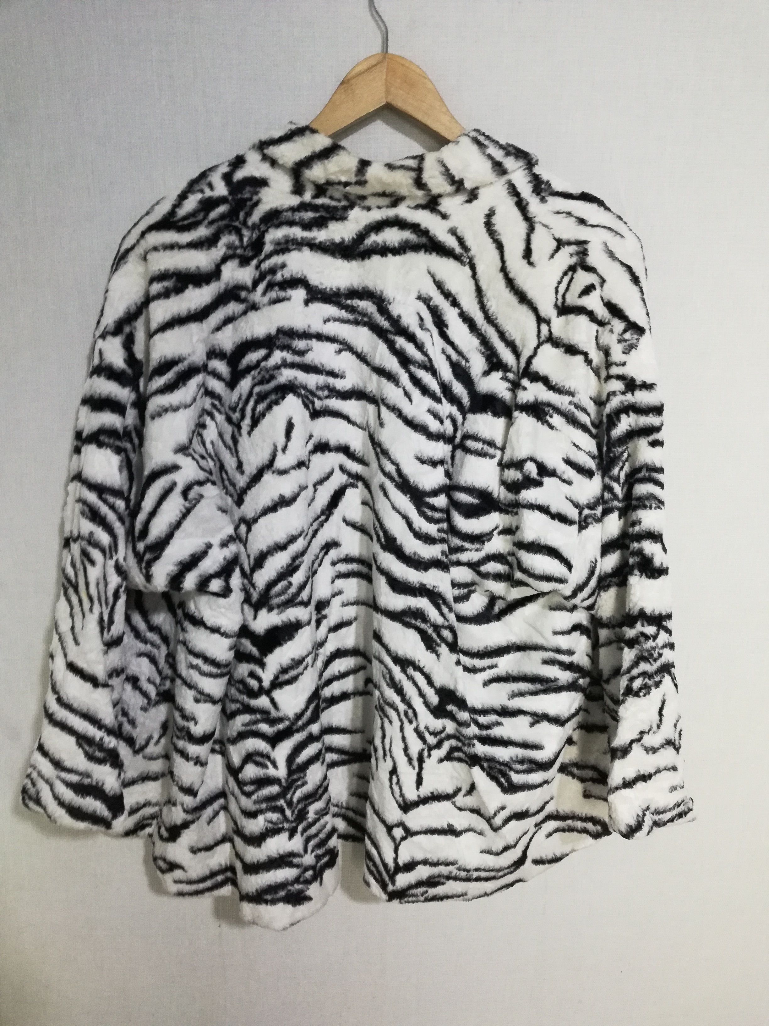 Other norma kamali italian designer faux jacket zebra design Size L / US 10 / IT 46 - 4 Thumbnail