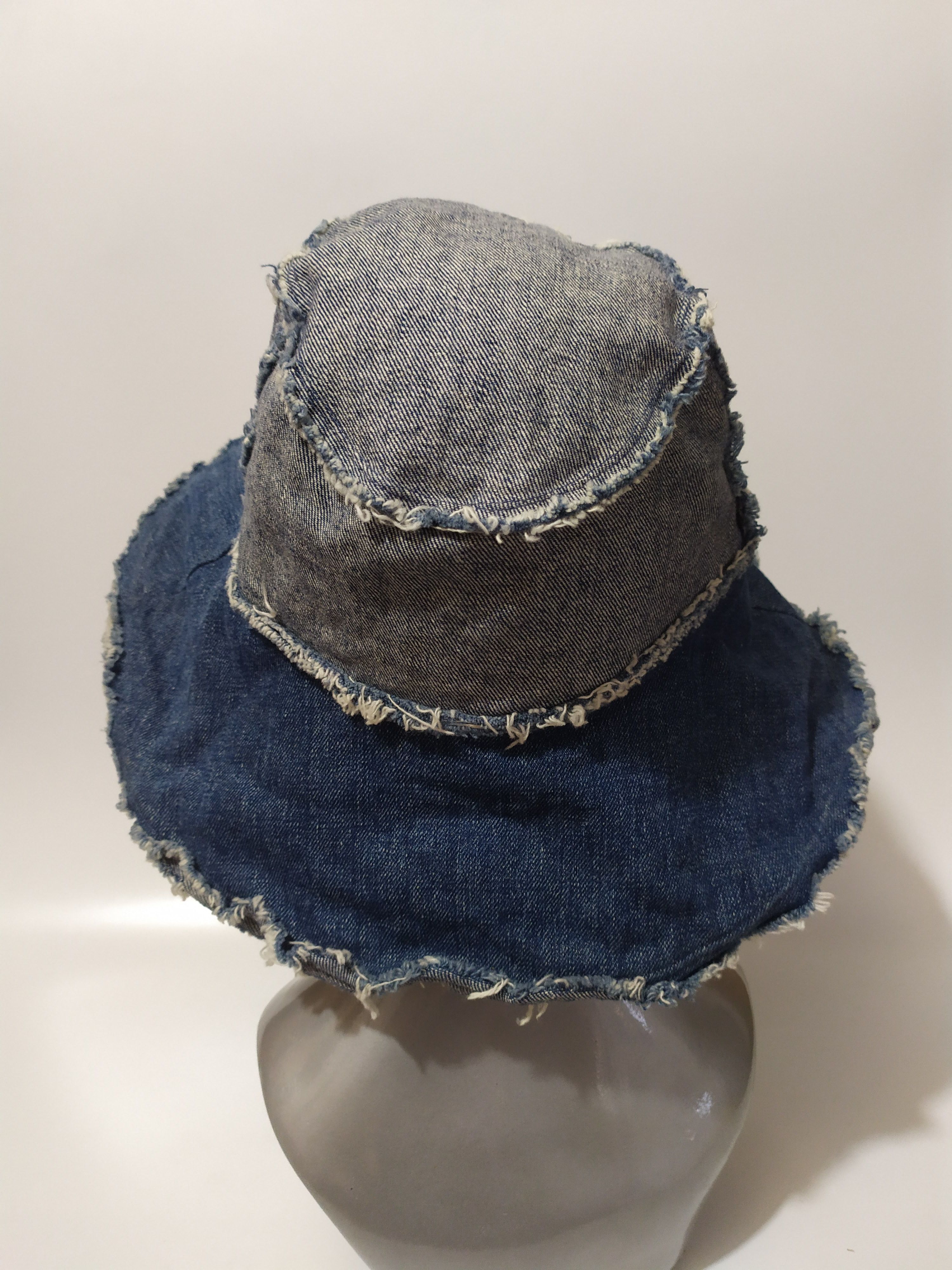 Other Unknown Bucket Hats Nice Hairy Design Size ONE SIZE - 6 Thumbnail
