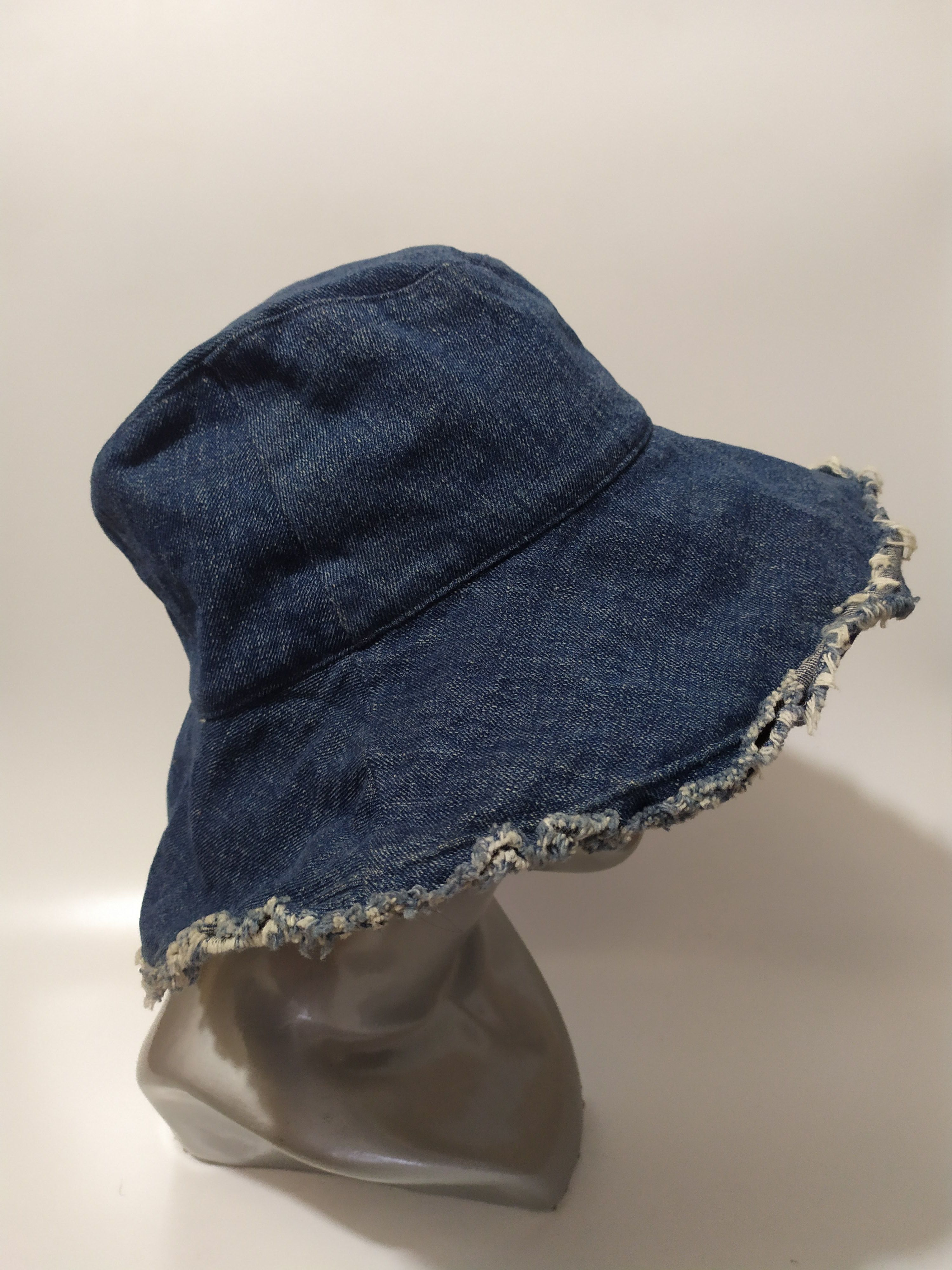 Other Unknown Bucket Hats Nice Hairy Design Size ONE SIZE - 8 Thumbnail