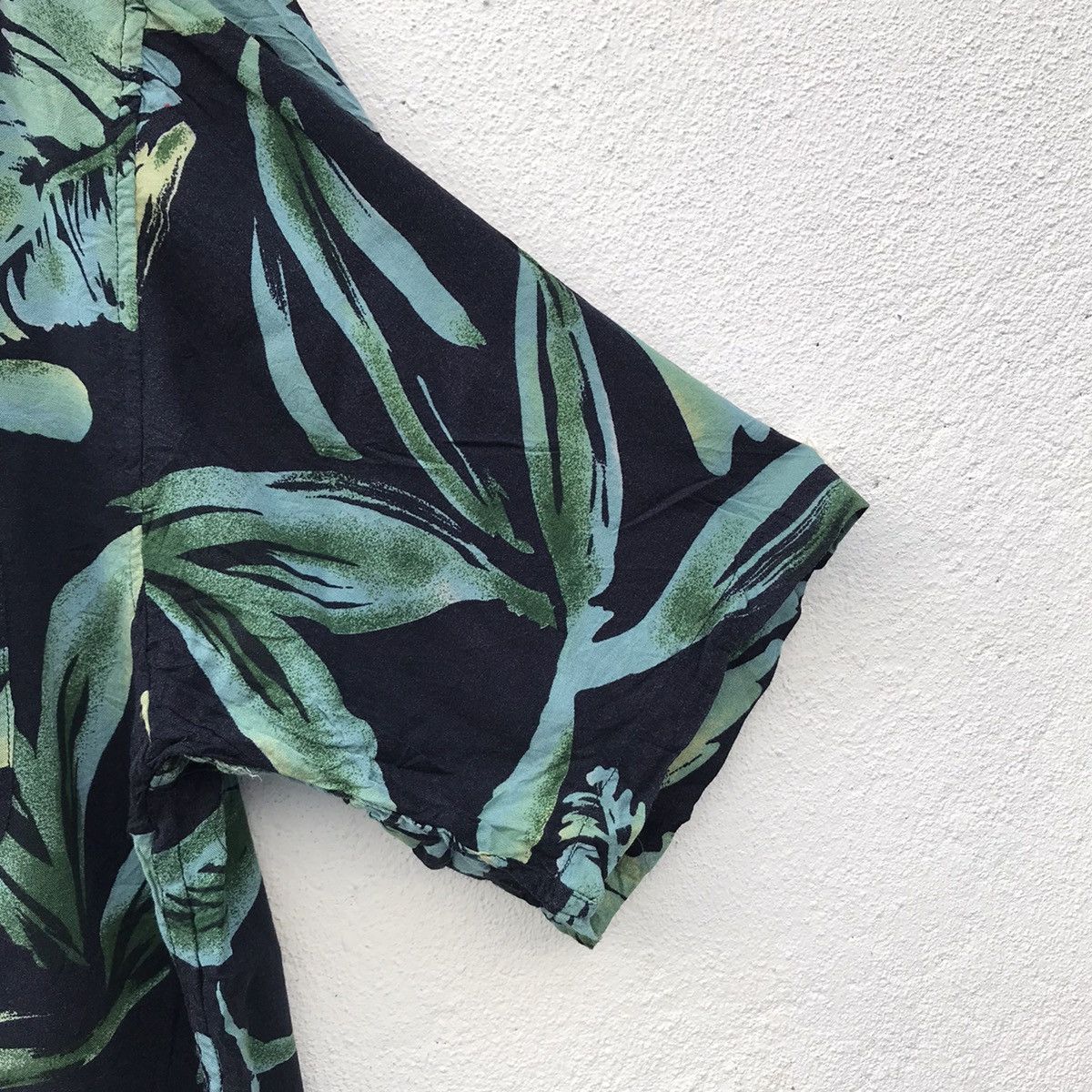 Other Vintage Haiti Beach Floral Rayon Hawaiian Shirts Size US L / EU 52-54 / 3 - 7 Thumbnail