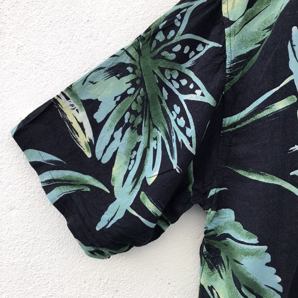 Other Vintage Haiti Beach Floral Rayon Hawaiian Shirts Size US L / EU 52-54 / 3 - 5 Thumbnail