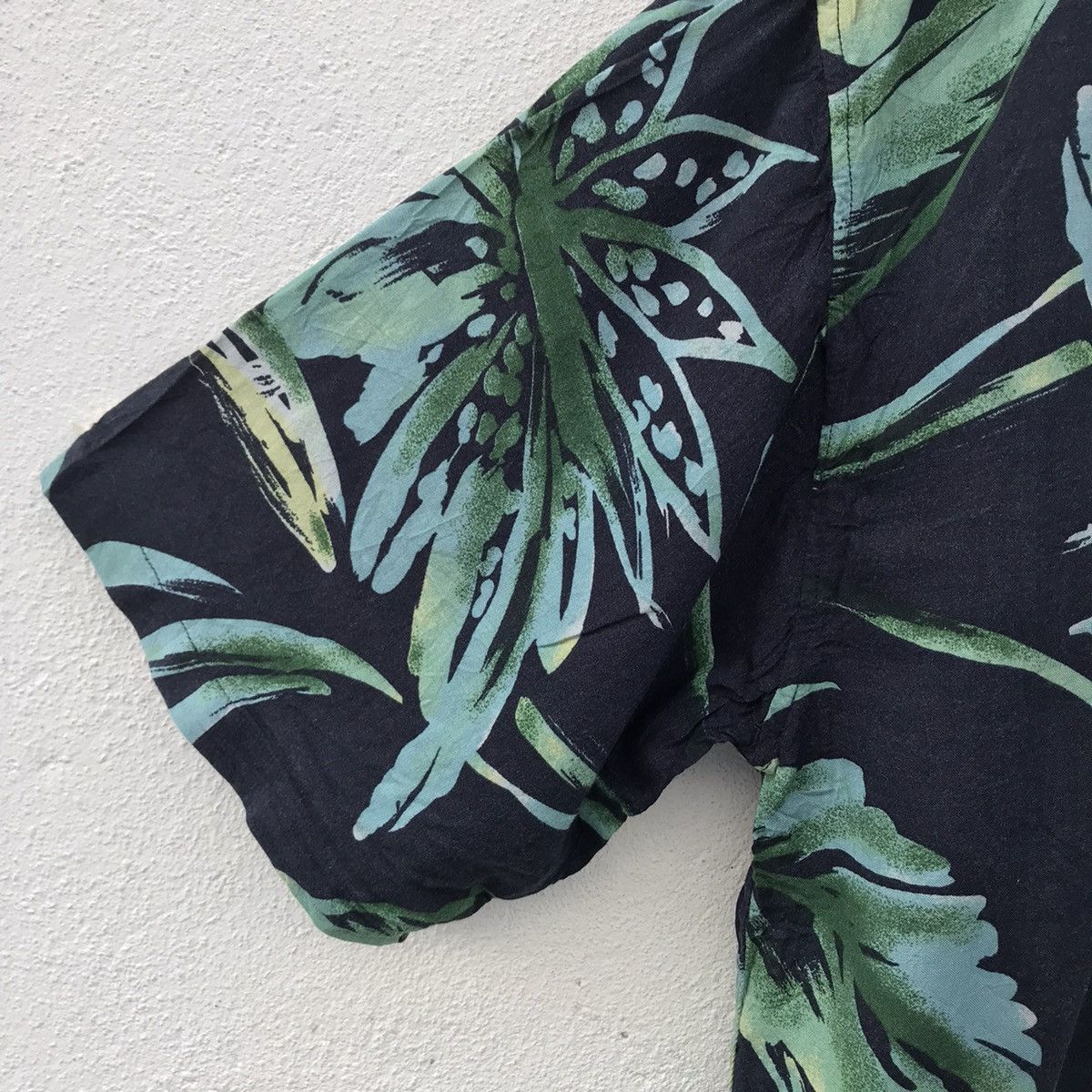Other Vintage Haiti Beach Floral Rayon Hawaiian Shirts Size US L / EU 52-54 / 3 - 6 Thumbnail