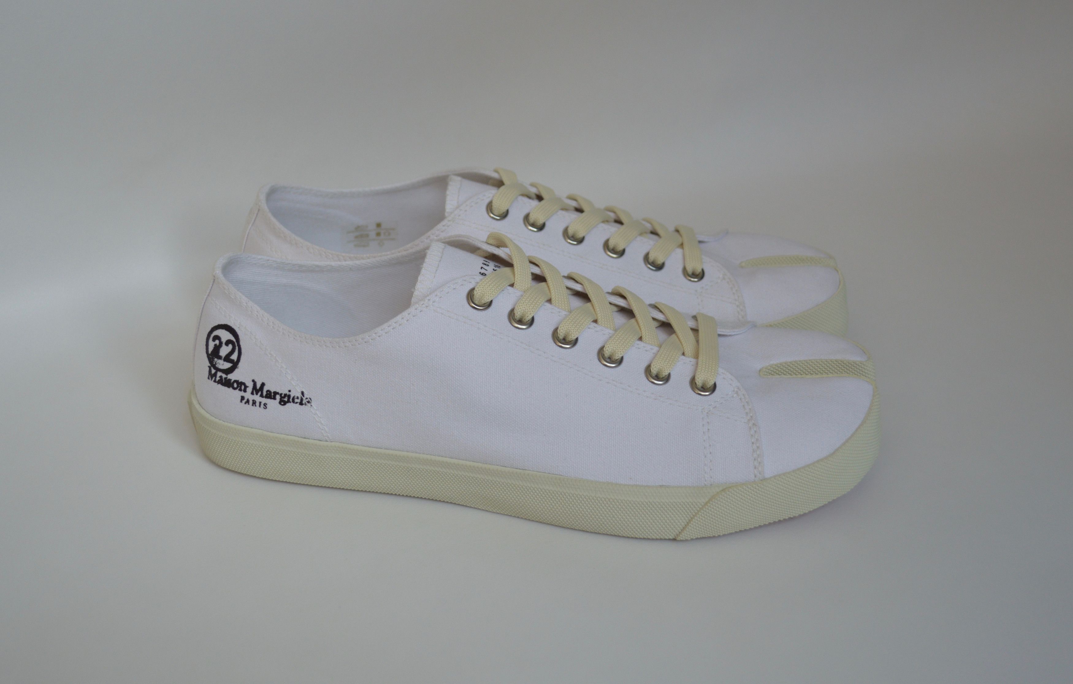 Maison Margiela White Canvas Tabi Sneakers Size US 8 / EU 41 - 5 Thumbnail