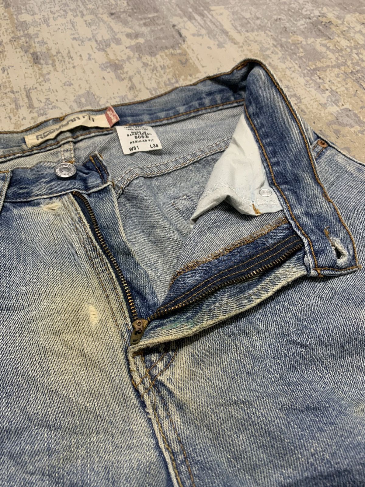 Levi's Levi's 505 Regular Fit Jeans Light Wash Straight Leg Denim Size US 31 - 9 Thumbnail