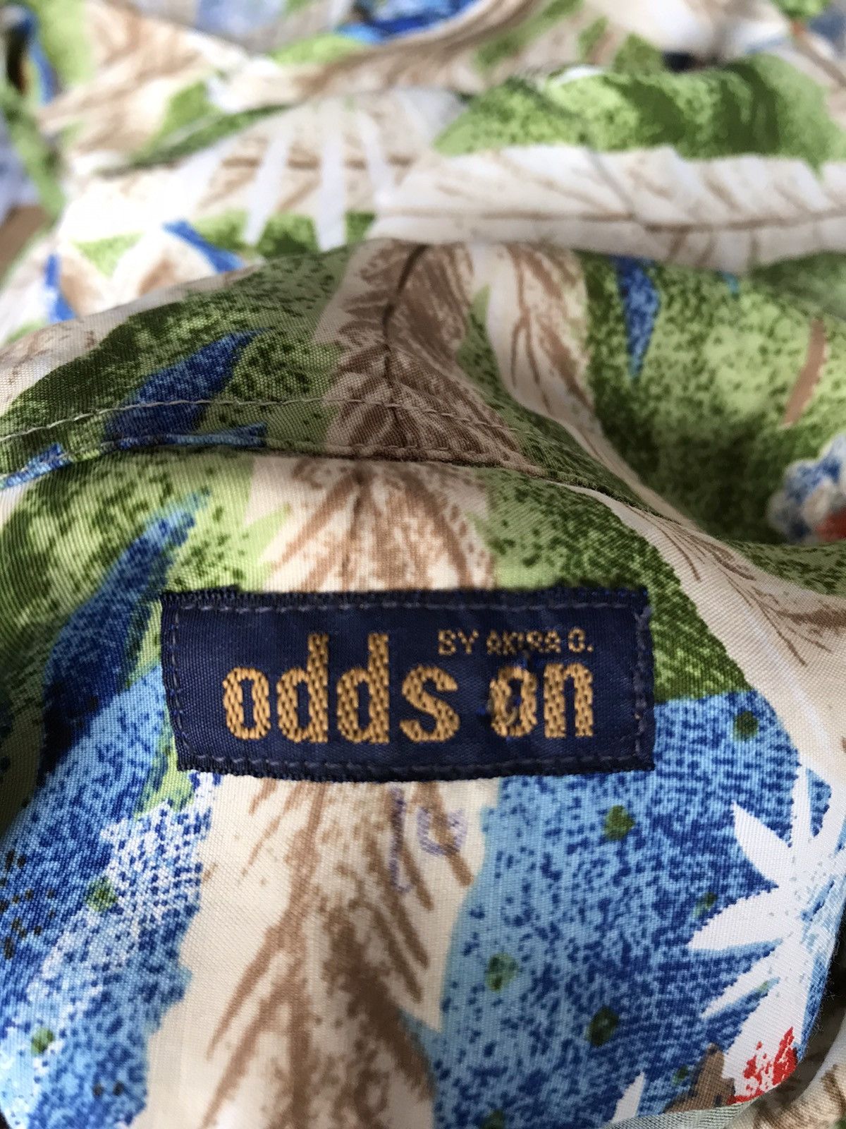 Japanese Brand Made In Japan Odds On by Akira O. floral Shirts Size L / US 10 / IT 46 - 11 Thumbnail