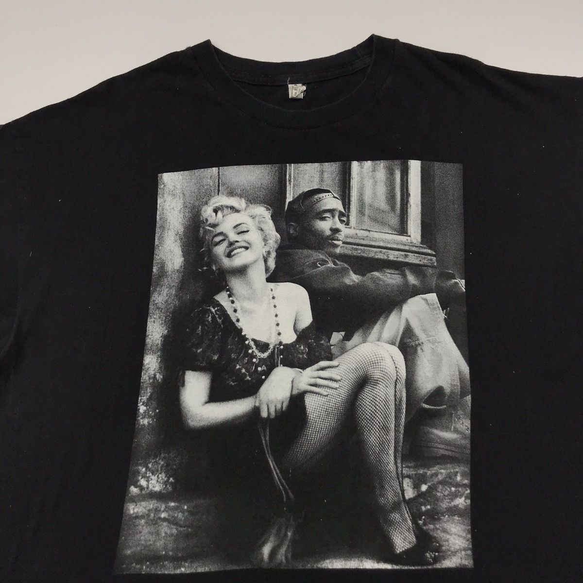 Rap Tees × Vintage Rare TUPAC SHAKUR with blond girl photo t-shirt Size US XXL / EU 58 / 5 - 3 Thumbnail