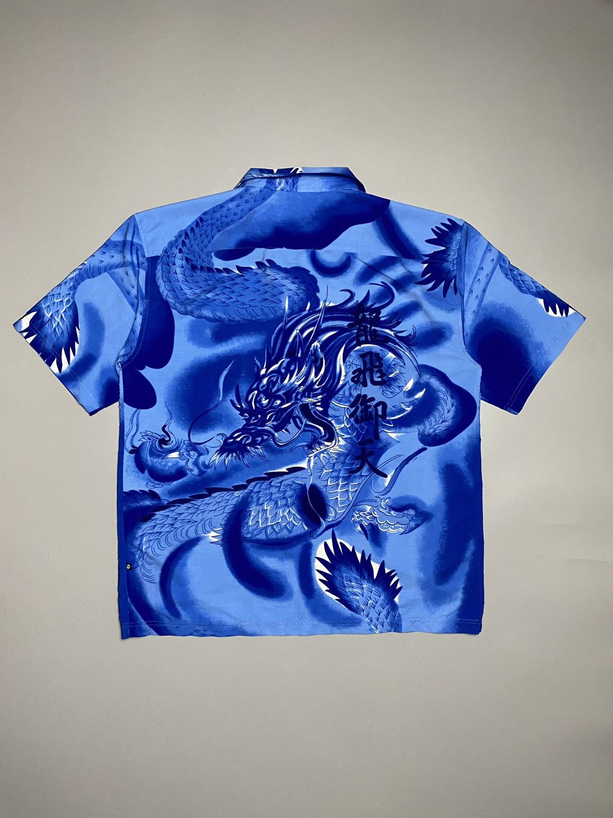 Vintage Dragons full graphic print shirt Size US XL / EU 56 / 4 - 6 Thumbnail