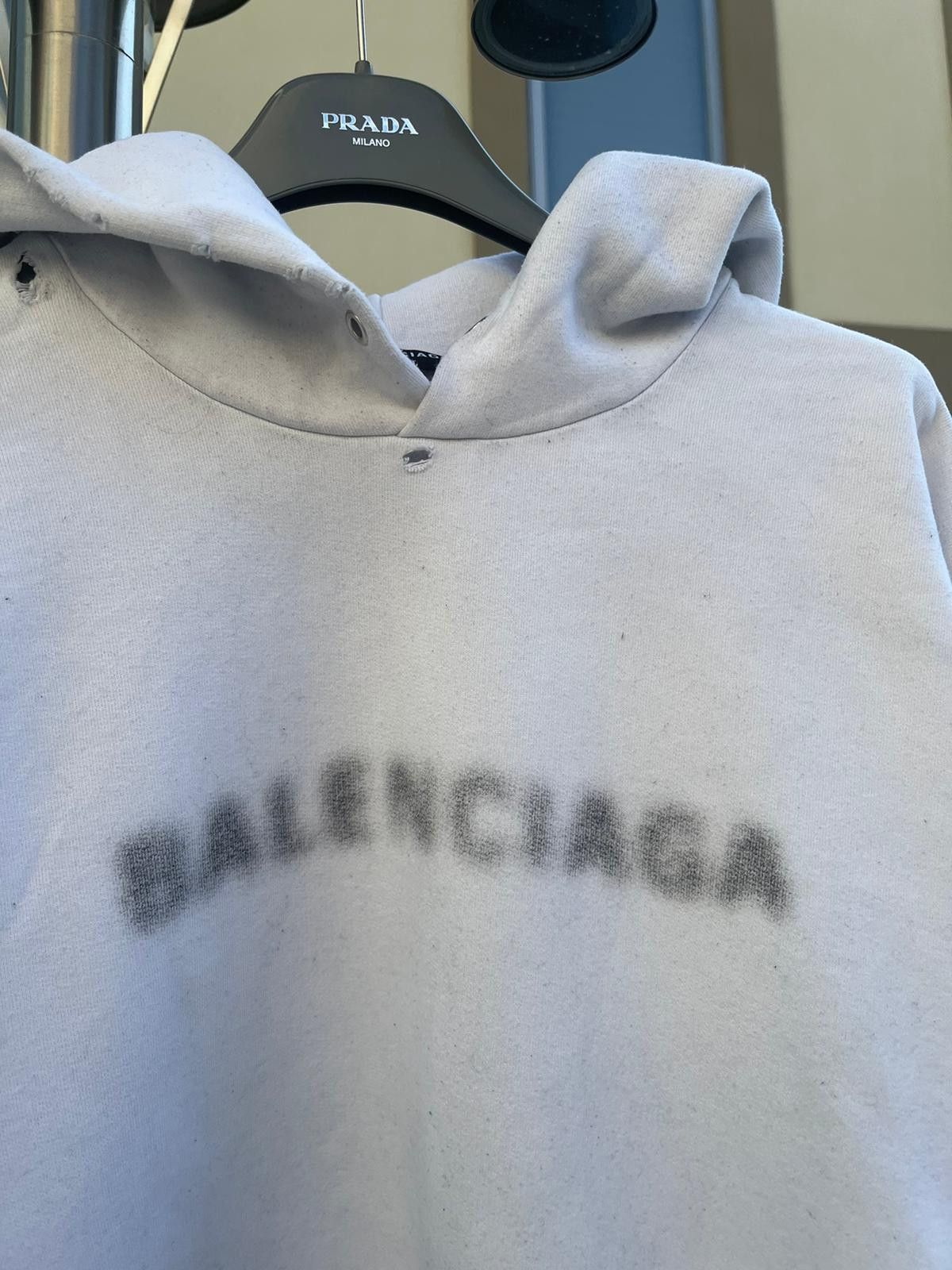 Balenciaga Unfit Shadow Logo Hoodie in Off White Size US S / EU 44-46 / 1 - 5 Thumbnail