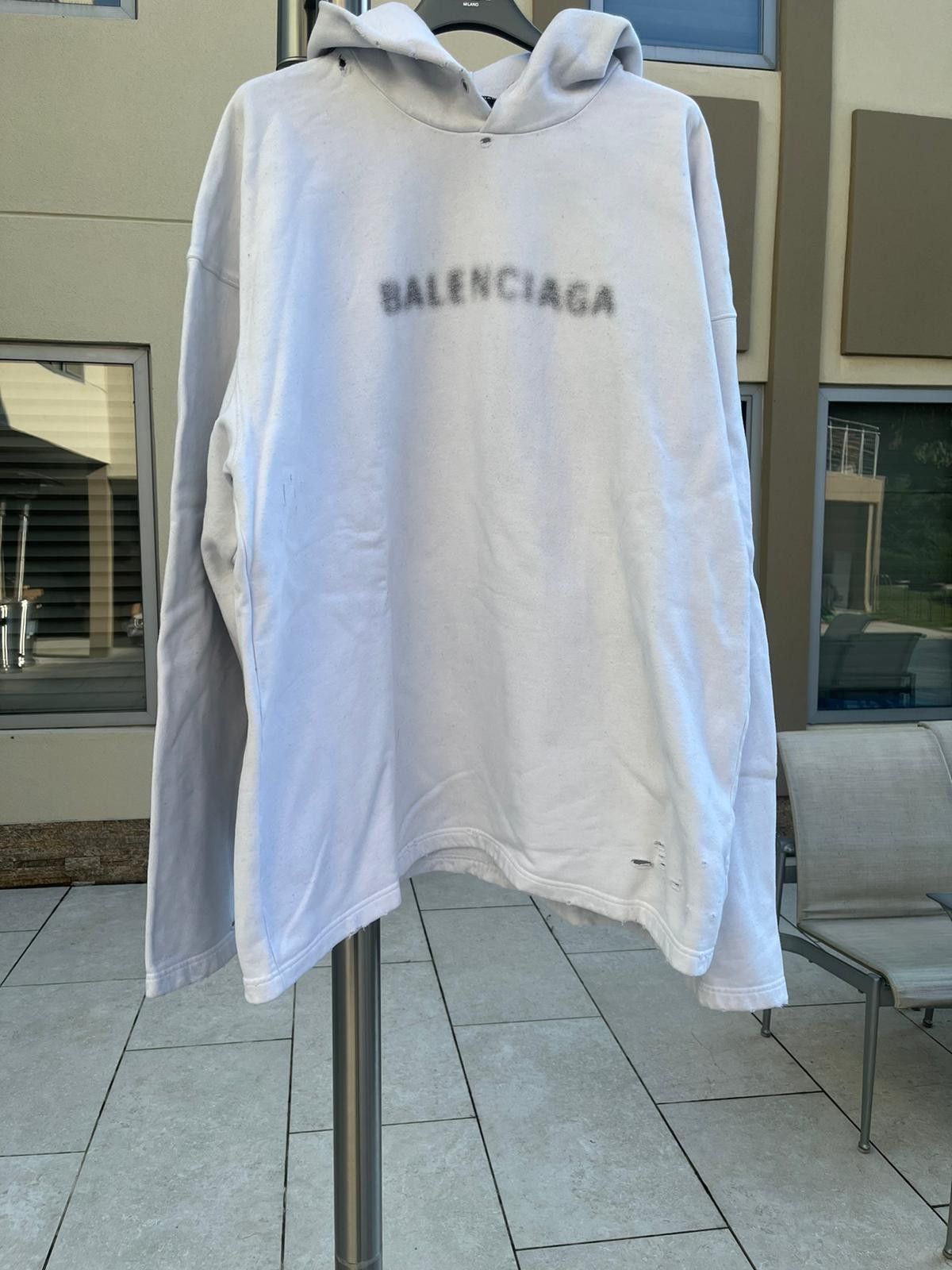 Balenciaga Unfit Shadow Logo Hoodie in Off White Size US S / EU 44-46 / 1 - 1 Thumbnail